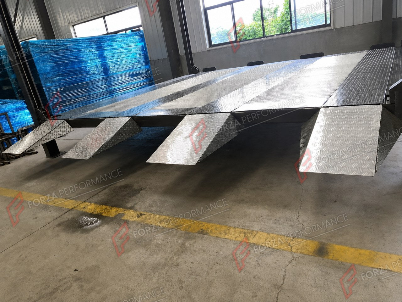 FP-360D Double Four-Post Garage Parking Lift - 4-Car Drive-On Storage, 4,000 kg - almacenamiento de vehículos / stockage de véhicules