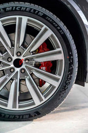 FRONT BIG BRAKE KIT BBK for LIXIANG LI L9 2022+

Forza Performance Group offers various types of big brake kits, all types of aftermarket brake calipers, as well as genuine original brands of all types, such as AP Racing, Brembo, Akebono, AMG, M Performance, Audi, Porsche, Lamborghini, Toyota TRD, etc.

Current set includes:

2x Authentic AP Racing CP8520 6 Pot Front Brake Calipers

2x Front Brake Discs 410 mm

2x Brake Caliper Adapters
2x Brake Pads


PLEASE INCLUDE YOUR VIN, MODEL AND YEAR WHEN PURCHASING