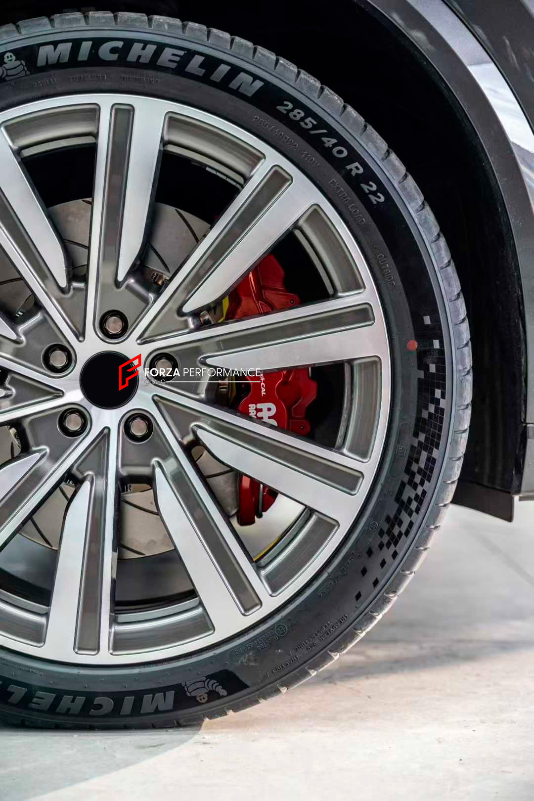 FRONT BIG BRAKE KIT BBK for LIXIANG LI L9 2022+

Forza Performance Group offers various types of big brake kits, all types of aftermarket brake calipers, as well as genuine original brands of all types, such as AP Racing, Brembo, Akebono, AMG, M Performance, Audi, Porsche, Lamborghini, Toyota TRD, etc.

Current set includes:

2x Authentic AP Racing CP8520 6 Pot Front Brake Calipers

2x Front Brake Discs 410 mm

2x Brake Caliper Adapters
2x Brake Pads


PLEASE INCLUDE YOUR VIN, MODEL AND YEAR WHEN PURCHASING