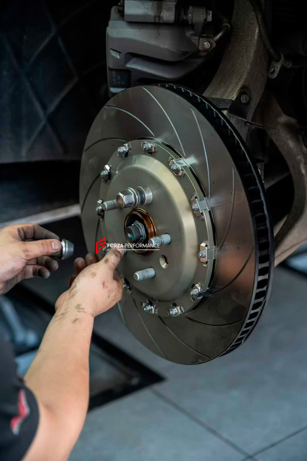 FRONT BIG BRAKE KIT BBK for LIXIANG LI L9 2022+

Forza Performance Group offers various types of big brake kits, all types of aftermarket brake calipers, as well as genuine original brands of all types, such as AP Racing, Brembo, Akebono, AMG, M Performance, Audi, Porsche, Lamborghini, Toyota TRD, etc.

Current set includes:

2x Authentic AP Racing CP8520 6 Pot Front Brake Calipers

2x Front Brake Discs 410 mm

2x Brake Caliper Adapters
2x Brake Pads


PLEASE INCLUDE YOUR VIN, MODEL AND YEAR WHEN PURCHASING