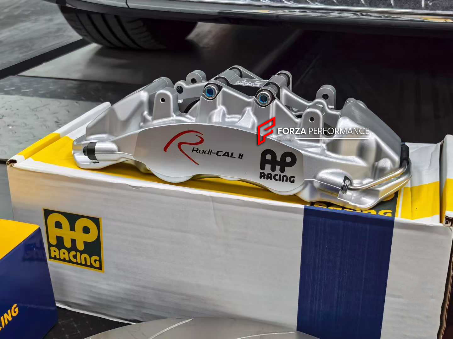 FRONT BIG BRAKE KIT BBK for ZEEKR 009 2022+

Forza Performance Group offers various types of big brake kits, all types of aftermarket brake calipers, as well as genuine original brands of all types, such as AP Racing, Brembo, Akebono, AMG, M Performance, Audi, Porsche, Lamborghini, Toyota TRD, etc.

Current set includes:

2x Authentic AP Racing CP9560 6 Pot Front Brake Calipers

2x Front Brake Discs 370 mm

2x Brake Caliper Adapters
2x Brake Pads


PLEASE INCLUDE YOUR VIN, MODEL AND YEAR WHEN PURCHASING.