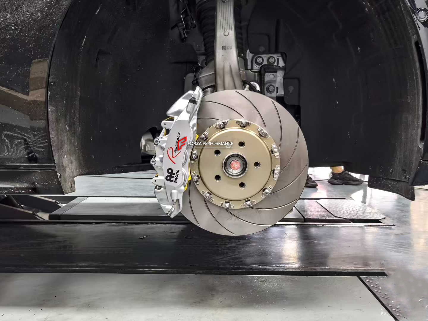 FRONT BIG BRAKE KIT BBK for ZEEKR 009 2022+

Forza Performance Group offers various types of big brake kits, all types of aftermarket brake calipers, as well as genuine original brands of all types, such as AP Racing, Brembo, Akebono, AMG, M Performance, Audi, Porsche, Lamborghini, Toyota TRD, etc.

Current set includes:

2x Authentic AP Racing CP9560 6 Pot Front Brake Calipers

2x Front Brake Discs 370 mm

2x Brake Caliper Adapters
2x Brake Pads


PLEASE INCLUDE YOUR VIN, MODEL AND YEAR WHEN PURCHASING.
