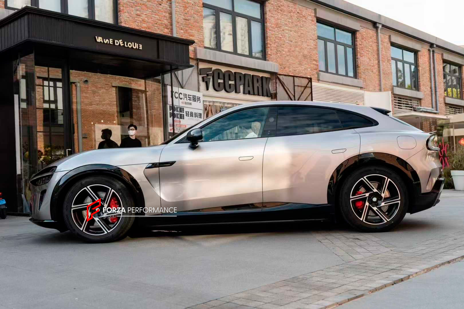 FRONT BIG BRAKE KIT for XIAOMI YU7 2025+

Forza Performance Group offers various types of big brake kits, all types of aftermarket brake calipers, as well as genuine original brands of all types, such as AP Racing, Brembo, Akebono, AMG, M Performance, Audi, Porsche, Lamborghini, Toyota TRD, etc.

Current set includes:

2x Authentic AP Racing CP9561 6 Pot Front Brake Calipers
2x Front Brake Discs 390 mm

2x Brake Caliper Adapters