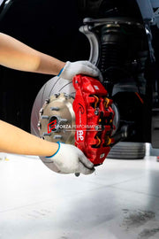 FRONT BIG BRAKE KIT for XIAOMI YU7 2025+

Forza Performance Group offers various types of big brake kits, all types of aftermarket brake calipers, as well as genuine original brands of all types, such as AP Racing, Brembo, Akebono, AMG, M Performance, Audi, Porsche, Lamborghini, Toyota TRD, etc.

Current set includes:

2x Authentic AP Racing CP9561 6 Pot Front Brake Calipers
2x Front Brake Discs 390 mm

2x Brake Caliper Adapters