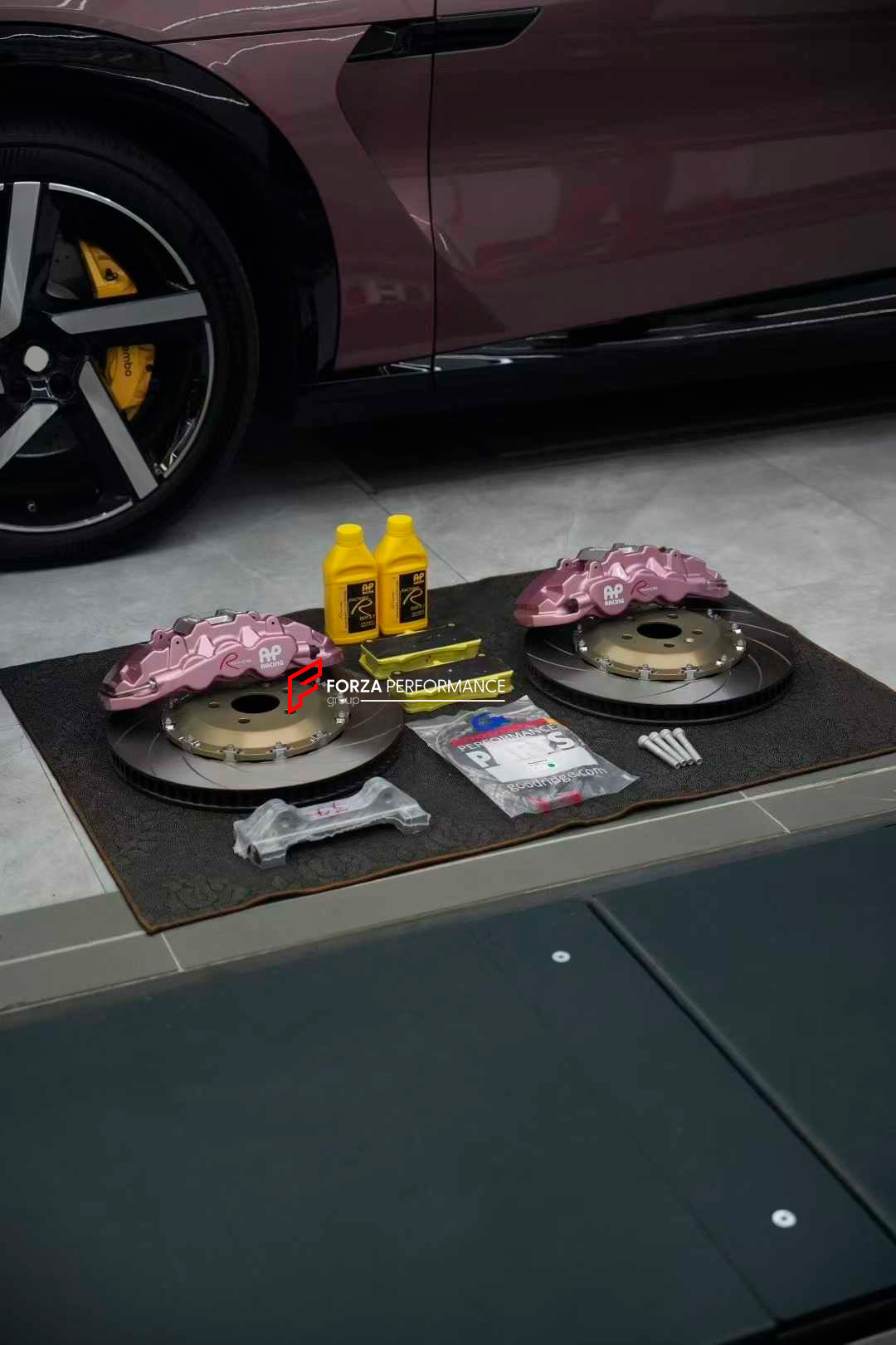 FRONT BIG BRAKE KIT for XIAOMI YU7 2025+

Forza Performance Group offers various types of big brake kits, all types of aftermarket brake calipers, as well as genuine original brands of all types, such as AP Racing, Brembo, Akebono, AMG, M Performance, Audi, Porsche, Lamborghini, Toyota TRD, etc.

Current set includes:

2x Authentic AP Racing CP8521 6 Pot Front Brake Calipers
2x Front Brake Discs 410 mm

2x Brake Caliper Adapters
2x Brake Pads

PLEASE INCLUDE YOUR VIN, MODEL AND YEAR WHEN PURCHASING.