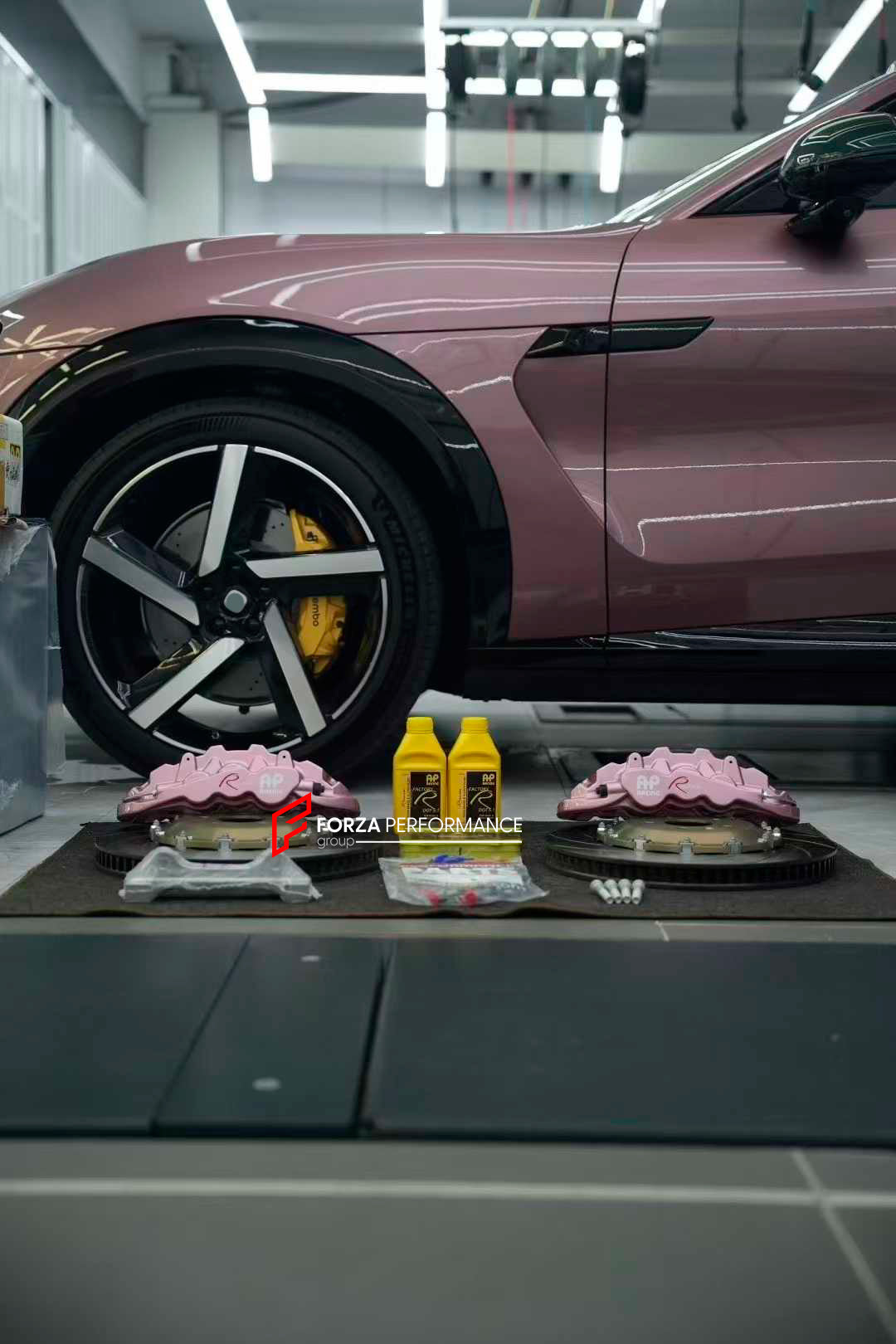 FRONT BIG BRAKE KIT for XIAOMI YU7 2025+

Forza Performance Group offers various types of big brake kits, all types of aftermarket brake calipers, as well as genuine original brands of all types, such as AP Racing, Brembo, Akebono, AMG, M Performance, Audi, Porsche, Lamborghini, Toyota TRD, etc.

Current set includes:

2x Authentic AP Racing CP8521 6 Pot Front Brake Calipers
2x Front Brake Discs 410 mm

2x Brake Caliper Adapters
2x Brake Pads

PLEASE INCLUDE YOUR VIN, MODEL AND YEAR WHEN PURCHASING.