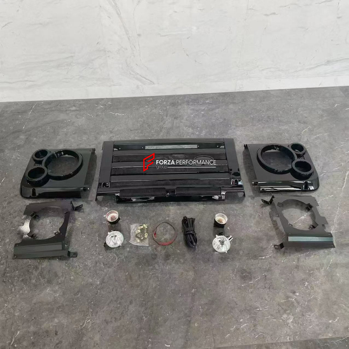 FRONT GRILLE for Land Rover Defender L316 90 110 130 1990 - 2016
Set includes:

Front Grille
Material: Plastic

NOTE: Professional installation is required.