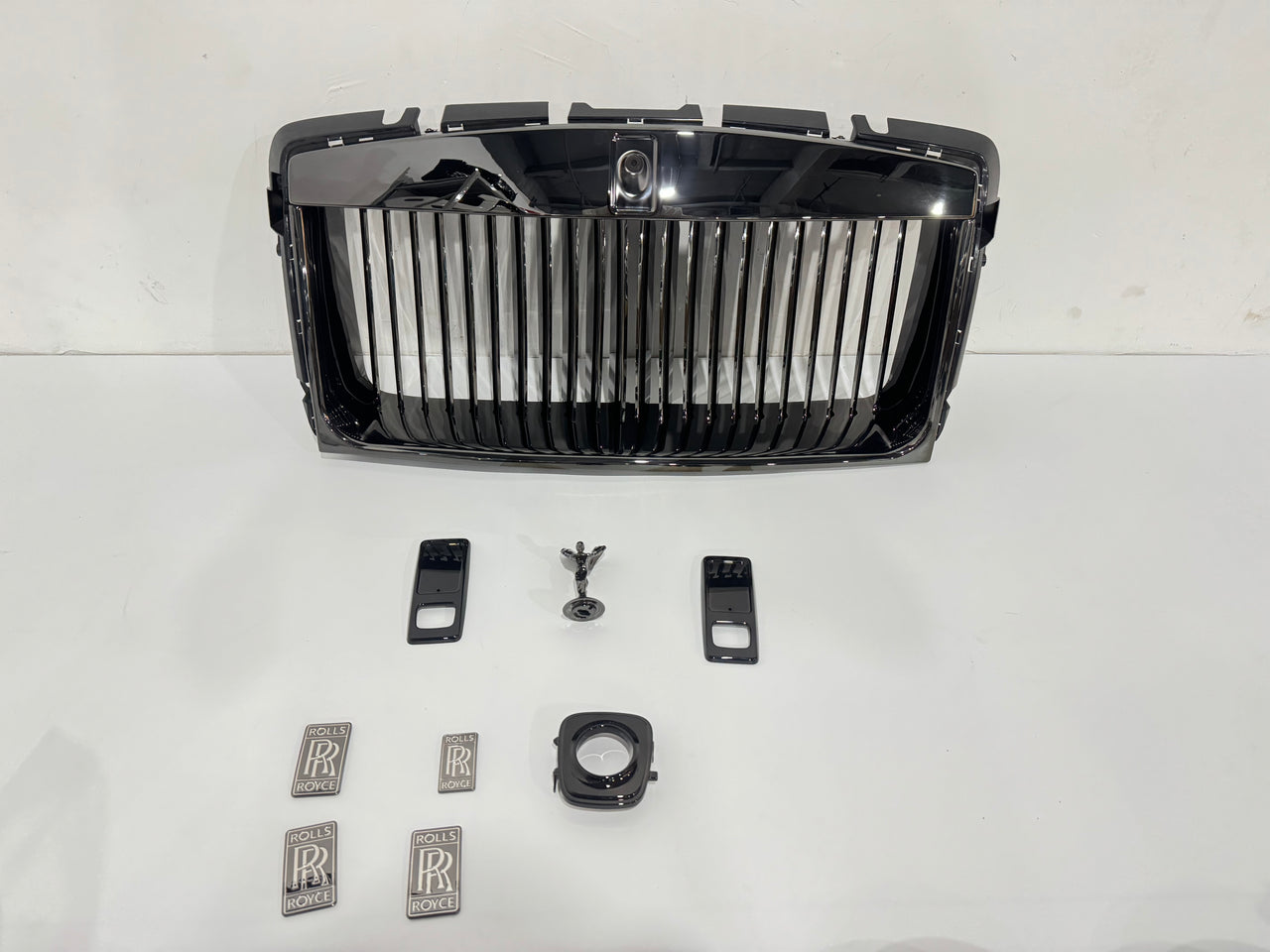 FRONT GRILLE for ROLLS ROYCE WRAITH 2013 - 2023

Set includes:

Grille

Material: Plastic&nbsp;


NOTE: Need to reuse OEM frame plastic bracket. Professional installation is required.&nbsp;