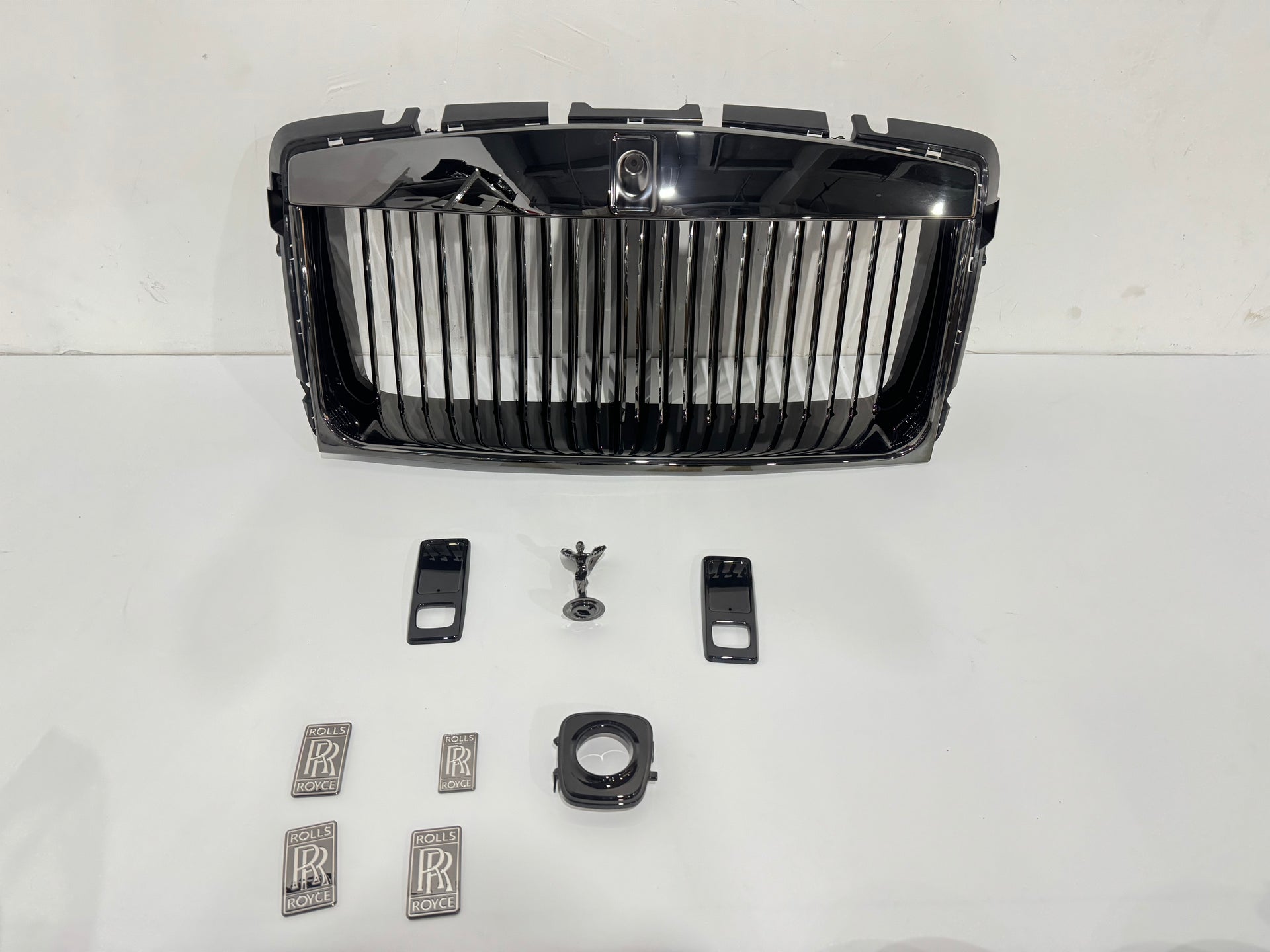 FRONT GRILLE for ROLLS ROYCE WRAITH 2013 - 2023

Set includes:

Grille

Material: Plastic&nbsp;


NOTE: Need to reuse OEM frame plastic bracket. Professional installation is required.&nbsp;