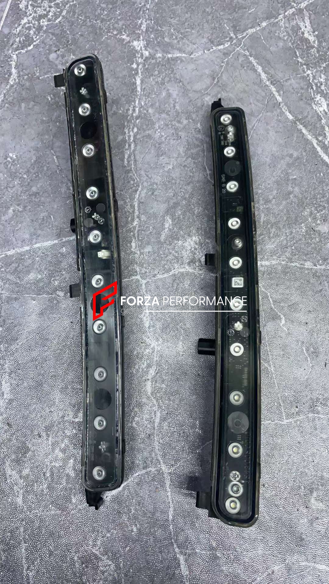FRONT GRILLE WITH LED LIGHTS for ROLLS-ROYCE GHOST   Set includes:  Front Grille