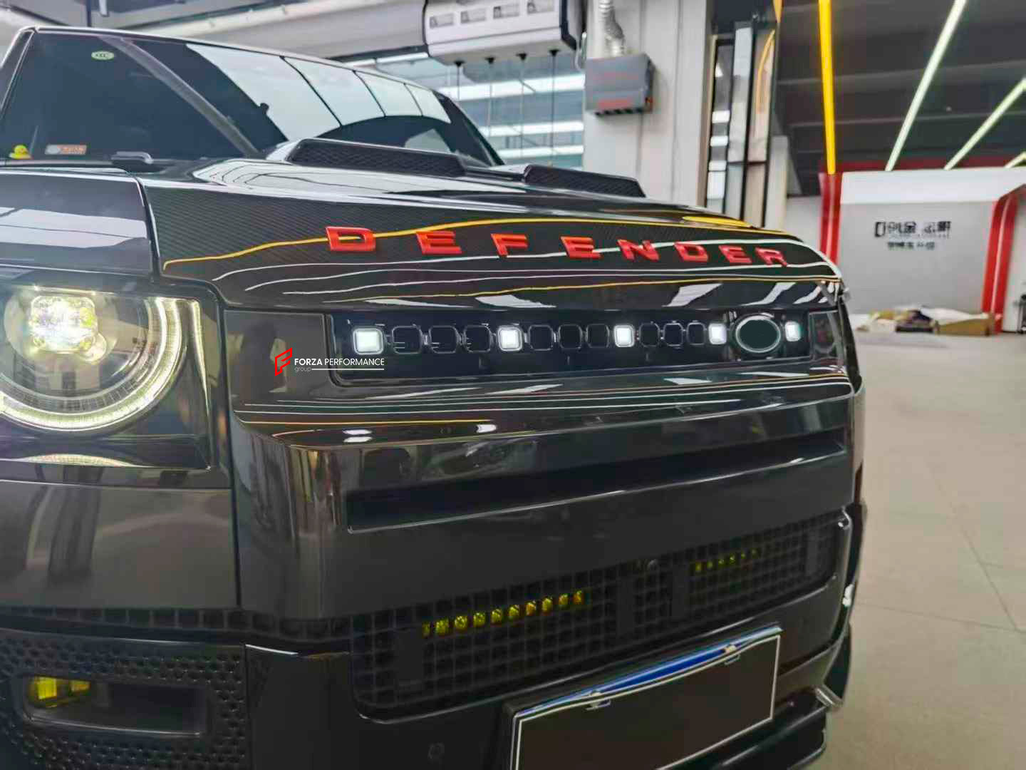 FRONT GRILLE for LAND ROVER DEFENDER L663 2019+

Set includes:

Front Grille&nbsp;

Material: Plastic

Note: Professional installation is required
