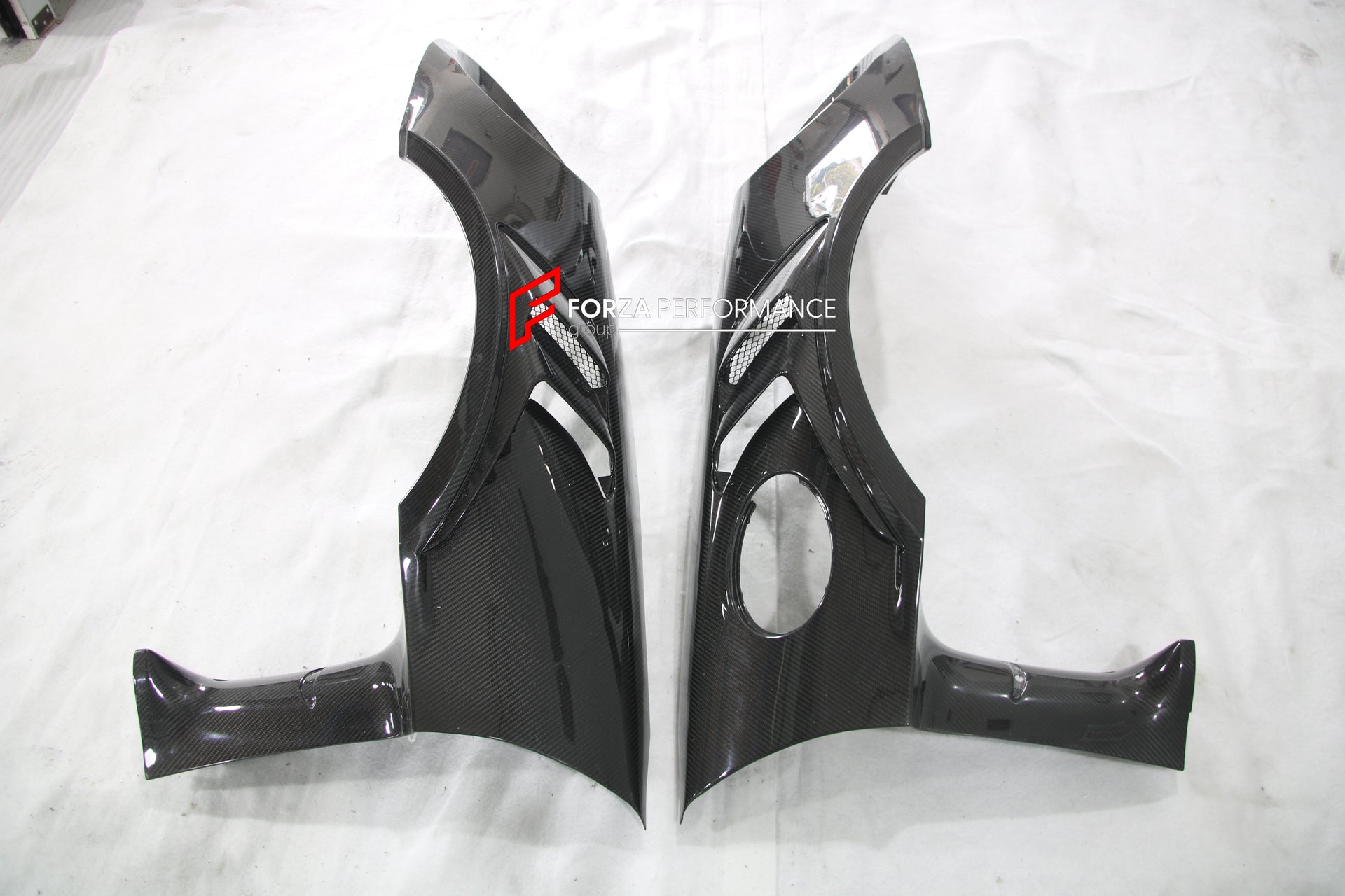 FULL CARBON SHELL REPLACEMENT PARTS for PORSCHE 911 992.1 GT3 RS 2019 - 2025
Set includes:

Front Lip
Front Bumper
Hood Bonnet
Front Fenders
Side Skirts
Doors
Quarter Panel
Engine Lid
Rear Duck Spoiler
Rear Bumper
Rear Diffuser
Rear Wing Spoiler
Material: Dry Carbon

NOTE: Professional installation is required.