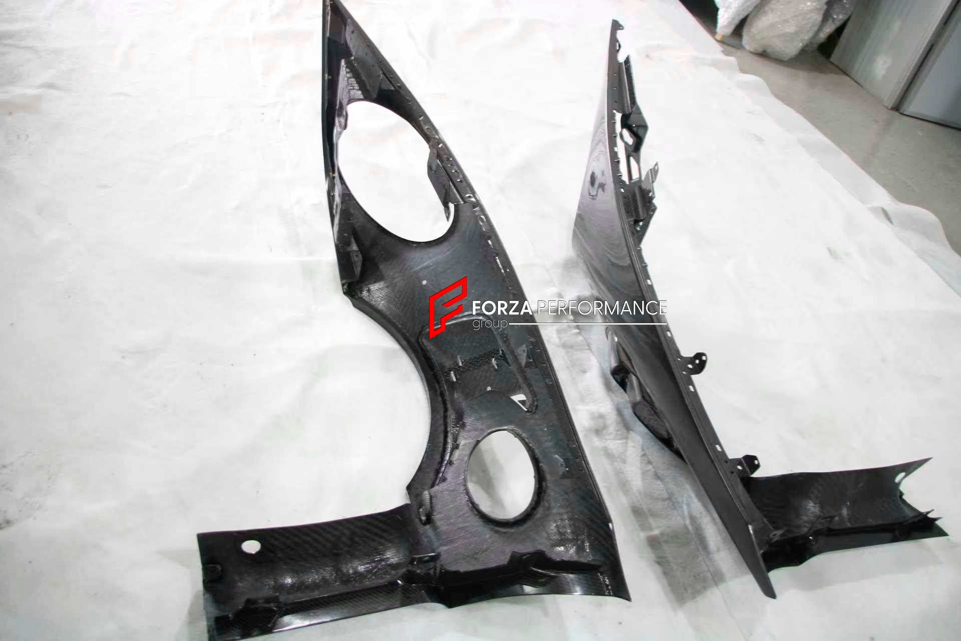 FULL CARBON SHELL REPLACEMENT PARTS for PORSCHE 911 992.1 GT3 RS 2019 - 2025
Set includes:

Front Lip
Front Bumper
Hood Bonnet
Front Fenders
Side Skirts
Doors
Quarter Panel
Engine Lid
Rear Duck Spoiler
Rear Bumper
Rear Diffuser
Rear Wing Spoiler
Material: Dry Carbon

NOTE: Professional installation is required.