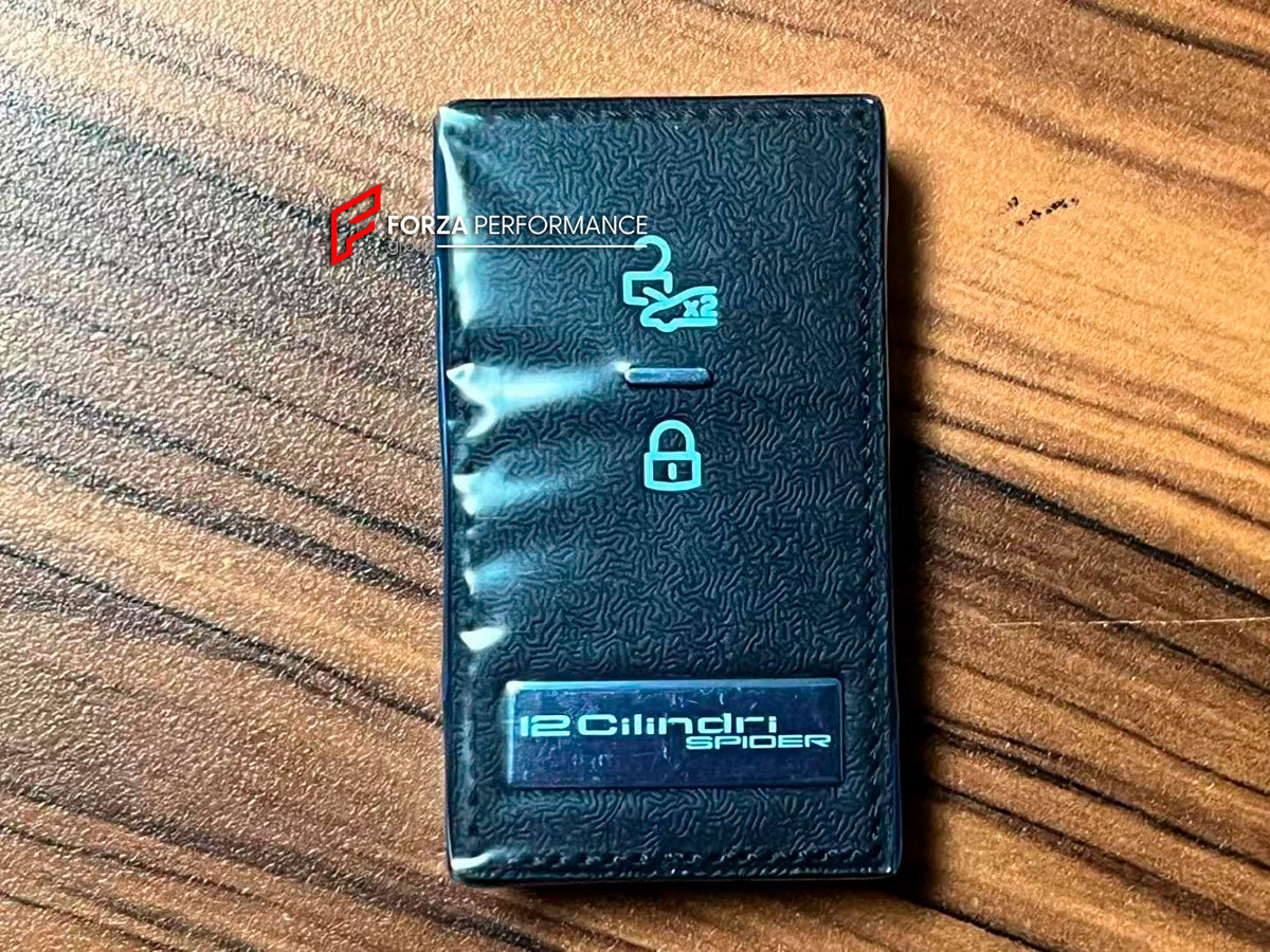GENUINE FERRARI CARBON KEY SHELL for FERRARI 12 CILINDRI SPIDER 2024+

Set includes:

Key Shell

Material: Carbon, Leather
