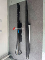 GENUINE FERRARI DRY CARBON SIDE SKIRTS for FERRARI 12 CILINDRI SPIDER 2024+

Set includes:

Side Skirts

Material: Dry Carbon