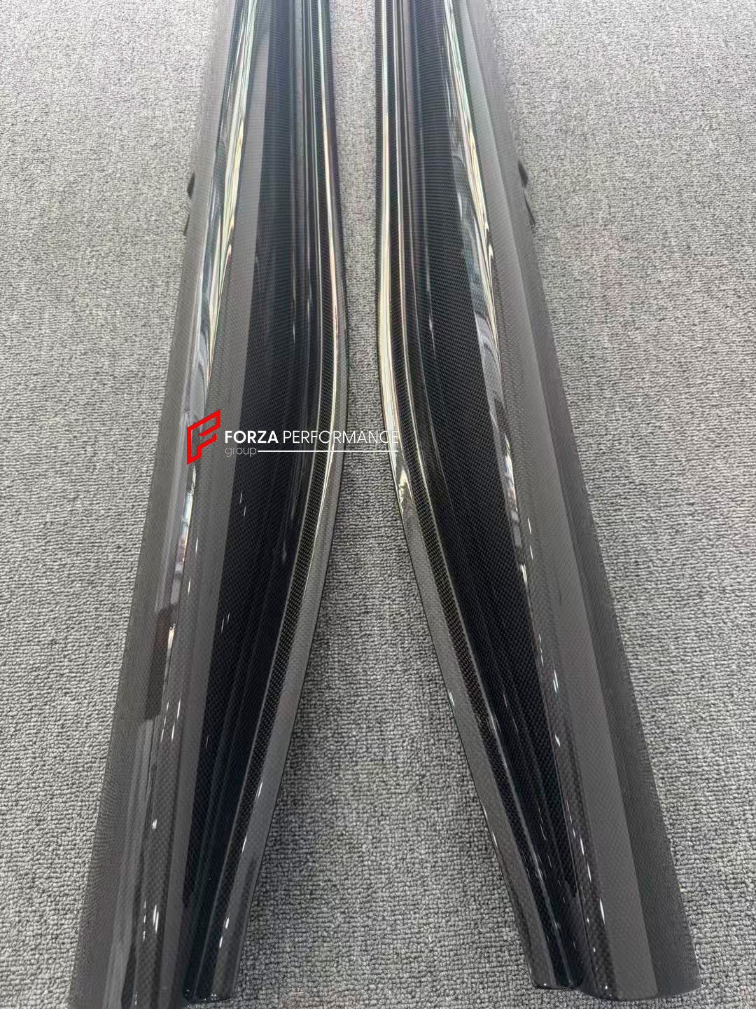 GENUINE FERRARI DRY CARBON SIDE SKIRTS for FERRARI 12 CILINDRI SPIDER 2024+

Set includes:

Side Skirts

Material: Dry Carbon