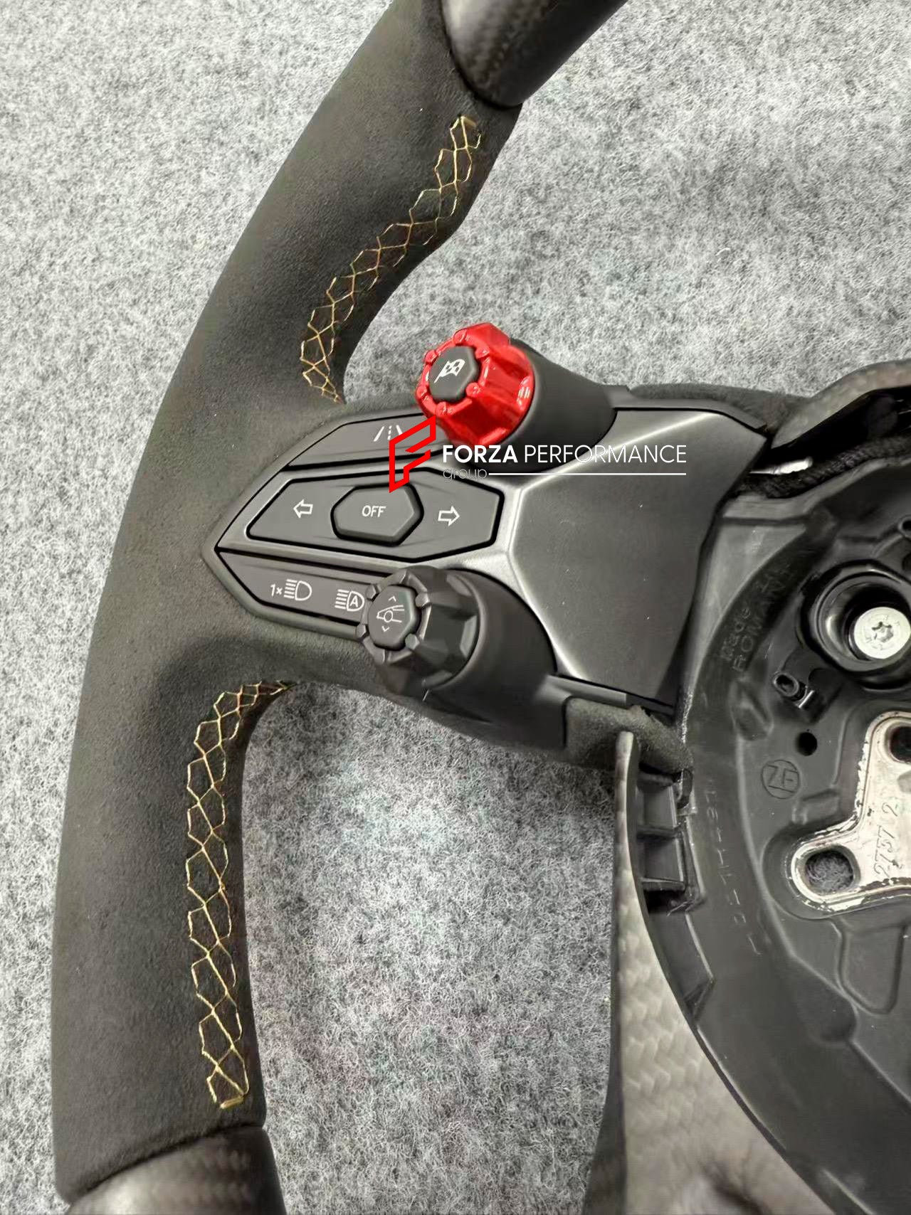 GENUINE LAMBORGHINI CARBON ALCANTARA STEERING WHEEL for LAMBORGHINI REVUELTO 2023+

Set includes:

Steering wheel

Condition: New

Material: Carbon, Alcantara