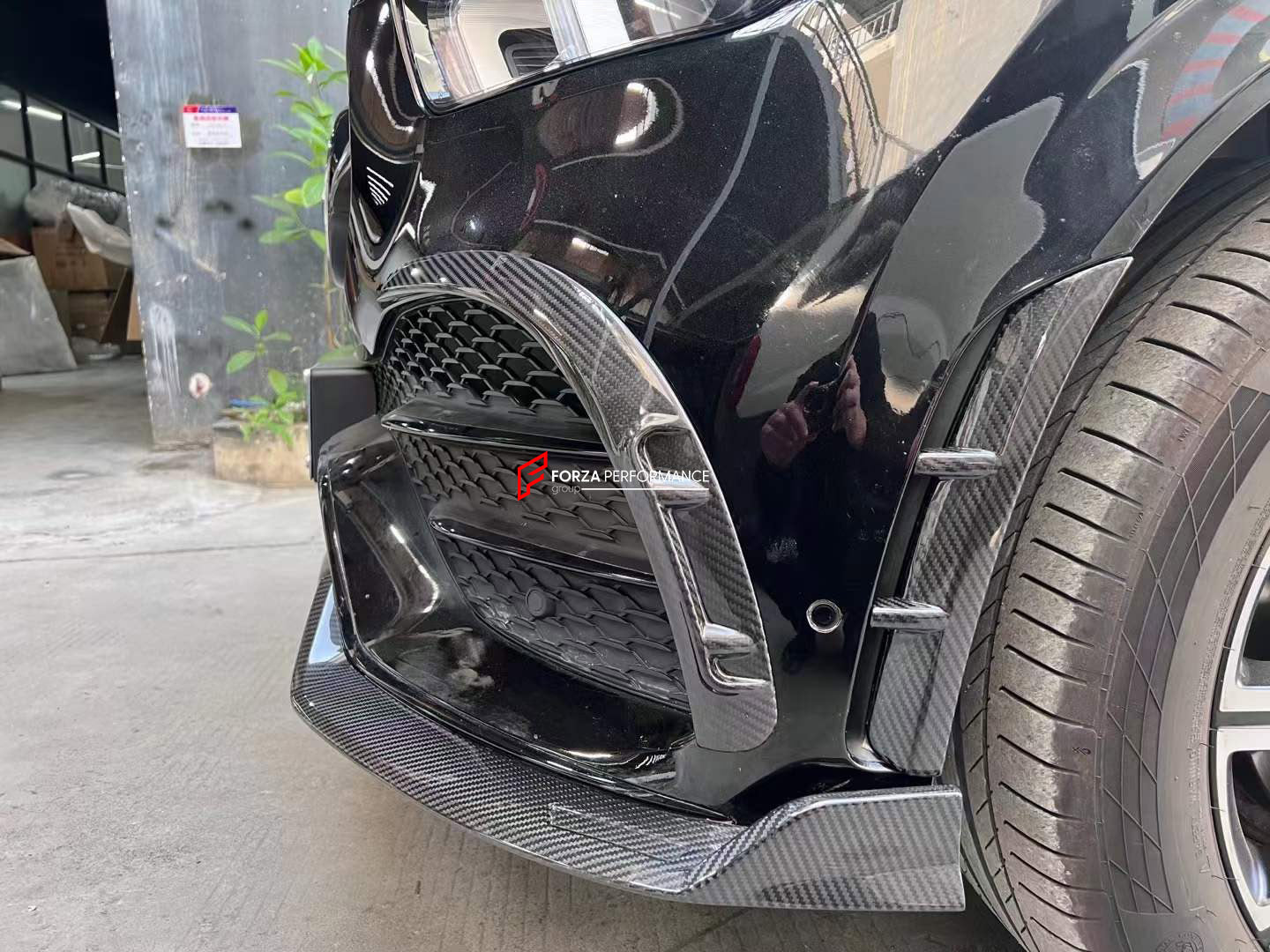 CARBON BODY KIT FOR MERCEDES BENZ GLE COUPE C167

Set includes:

Front lip
Front Canards

Rear Roof Spoiler

Rear Bumper with exhaust tips
Rear Side Canards
Side Fenders
Side Skirts

MATERIAL: Carbon

Payment ►
Visa

Mastercard

PayPal with a credit card (add 4.4% at checkout)
Payoneer
Cryptocurrency
Shipment ►
By express DHL/UPS/TNT/FedEx
To the local international airport
Special line by air
Special line by the sea
To Europe and the UK by train

Please let us know which shipping option you prefer.