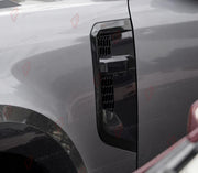GLOSS BLACK HOOD BONNET VENT COVERS FENDER VENT COVERS FRONT SPLITTERS for LAND ROVER DEFENDER 90 110 130 L663 2020+
Set includes:

Hood Bonnet Vent Covers
Fender Vent Covers
Front Splitters
Material: ABS + Plastic

NOTE: Professional installation is required.