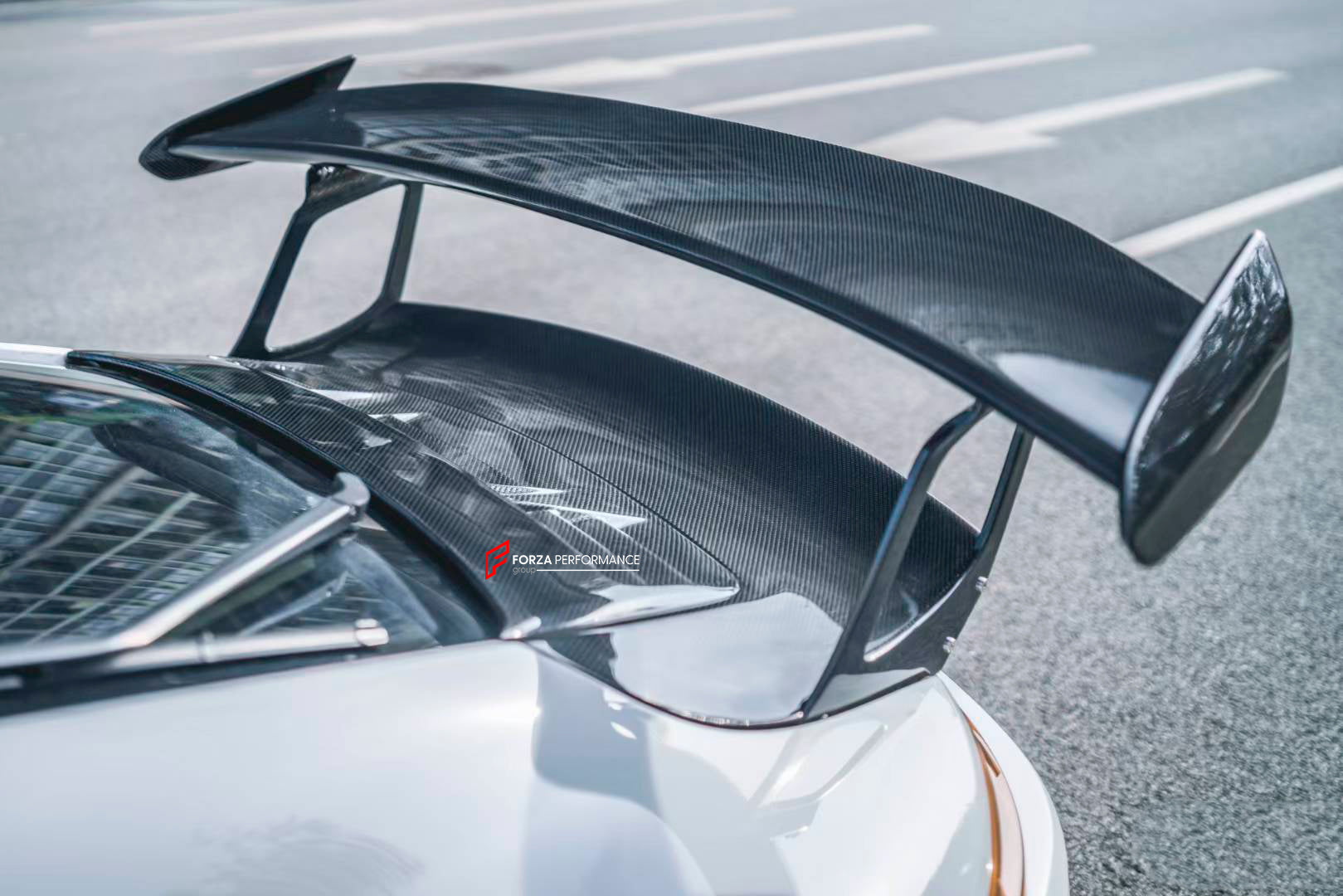 GT3 RS CARBON BODY KIT for PORSCHE 911 CARRERA 991.2 2015 - 2020

Set includes:
Front Lip
Front Bumper
Hood / Bonnet
Front Fenders
Side Skirts
Rear Spoiler
Rear Bumper
Rear Diffuser

Material: Carbon Fiber

* Each part of this kit can be sent separately. Please contact us if you need a specific part.
