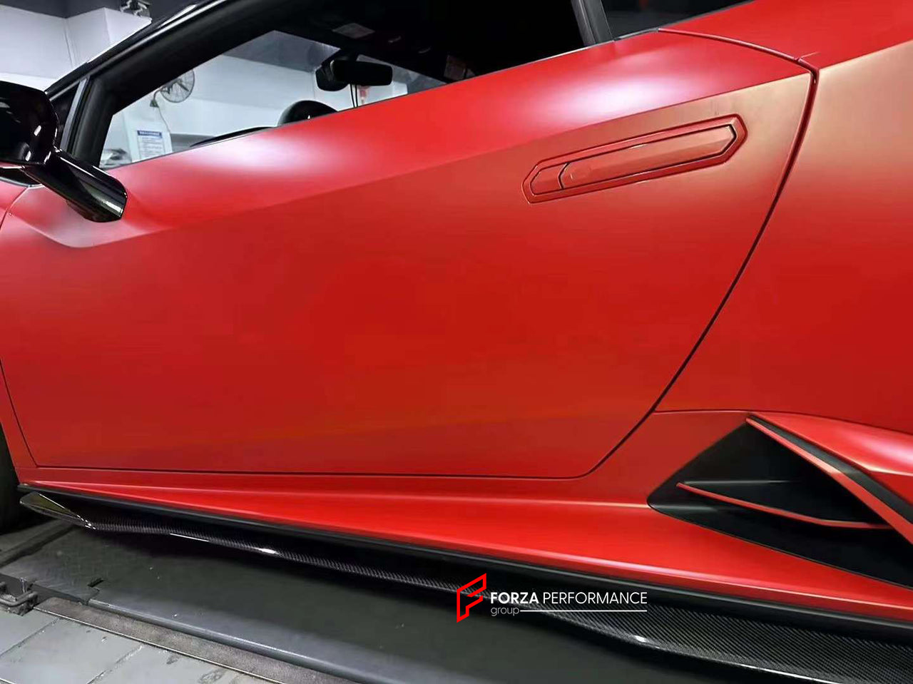 FORZA DRY CARBON SIDE SKIRTS FOR LAMBORGHINI HURACAN EVO RWD