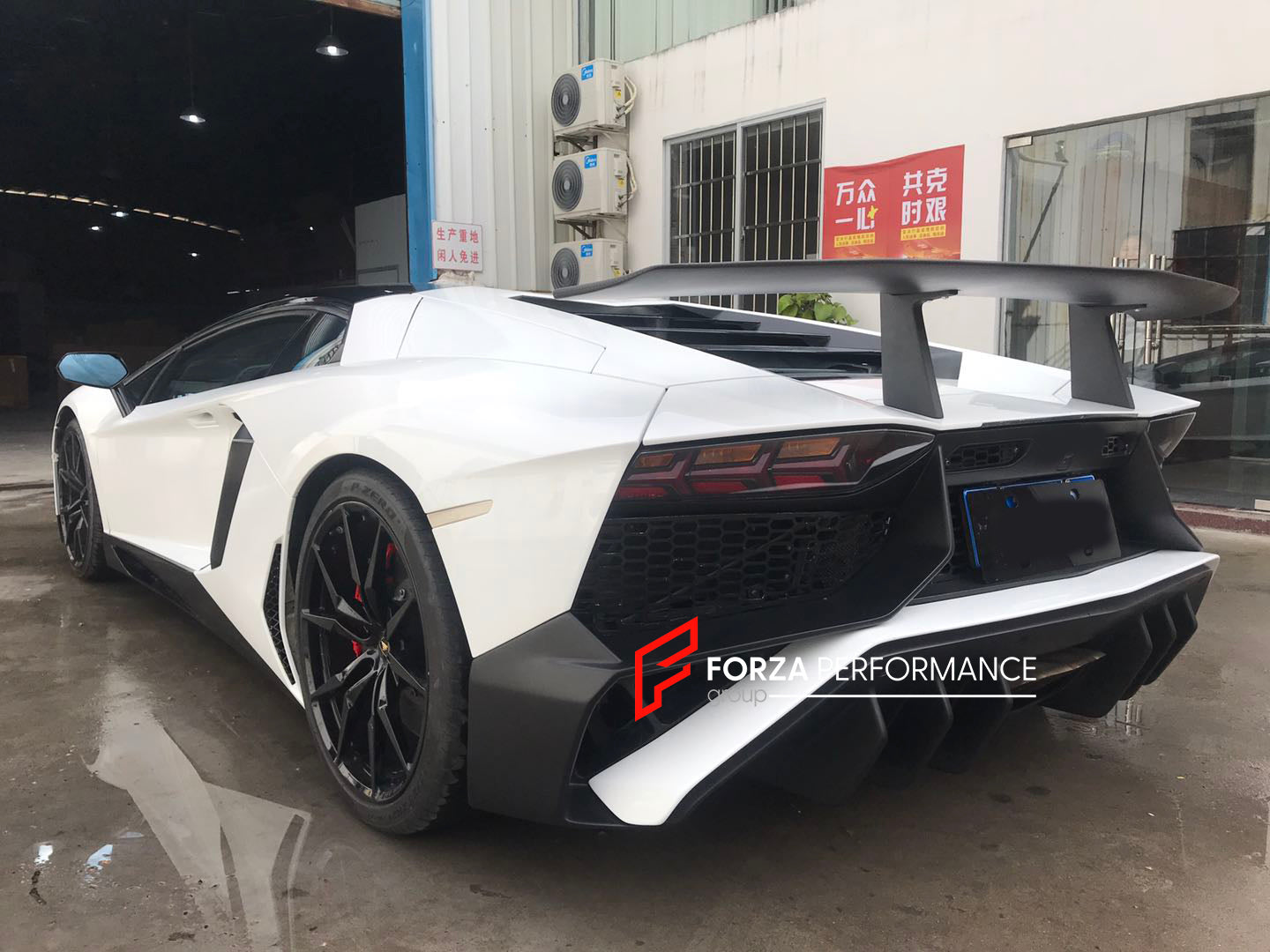 CONVERSION BODY KIT LP750 SV STYLE FOR LAMBORGHINI AVENTADOR LP700 (2011 - 2015)