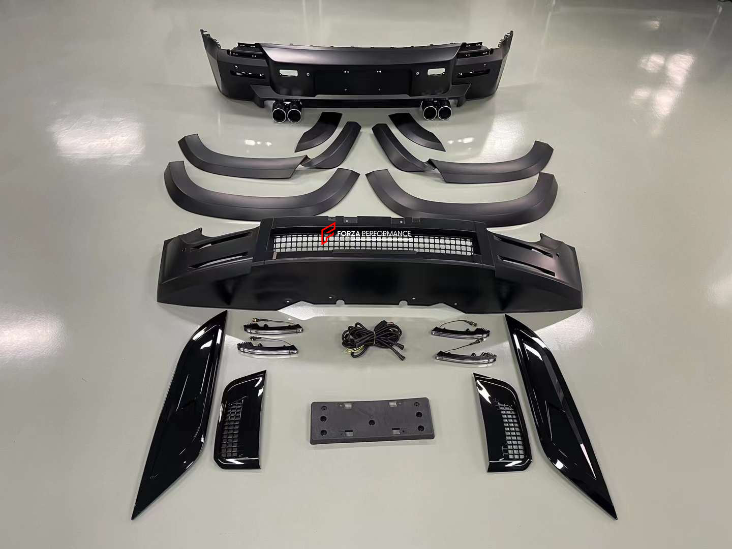 LUMNA DESIGN BODY KIT FOR LAND ROVER DEFENDER L663 2020+