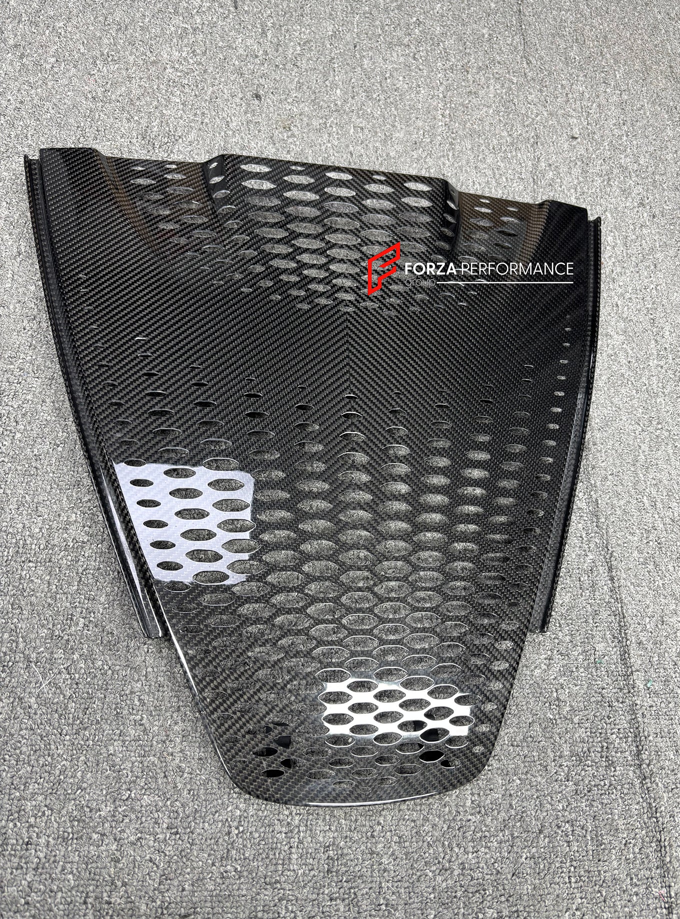 CARBON LIP SPOILER with ENGINE COVER for MCLAREN 750S SPIDER 2023+

Set includes:

Lip Spoiler
Engine Cover

Material: Carbon

Note: Professional installation is required
