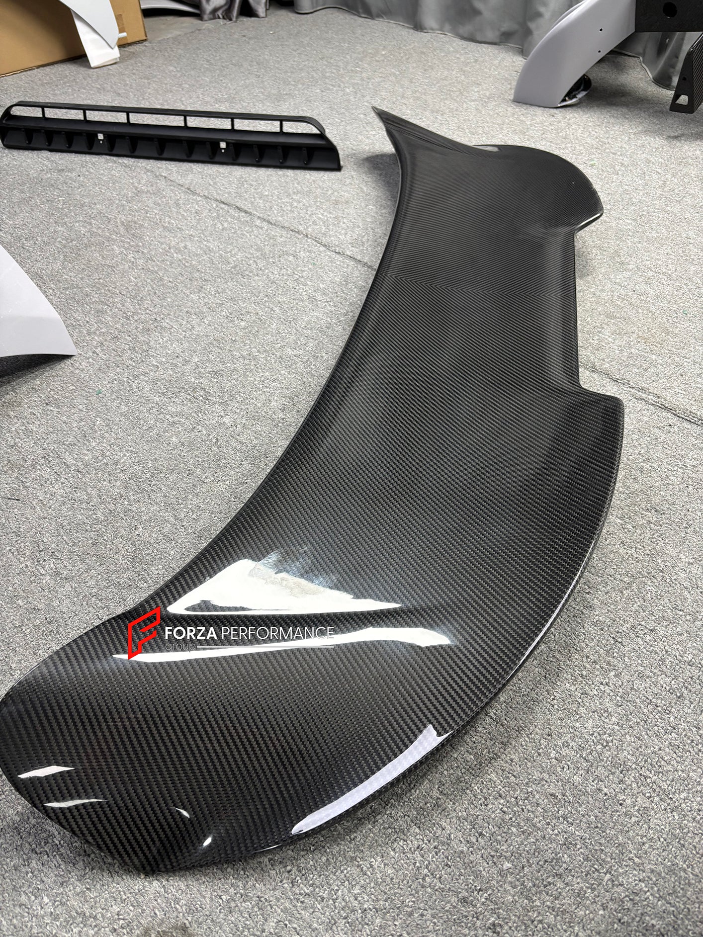 CARBON LIP SPOILER with ENGINE COVER for MCLAREN 750S SPIDER 2023+

Set includes:

Lip Spoiler
Engine Cover

Material: Carbon

Note: Professional installation is required