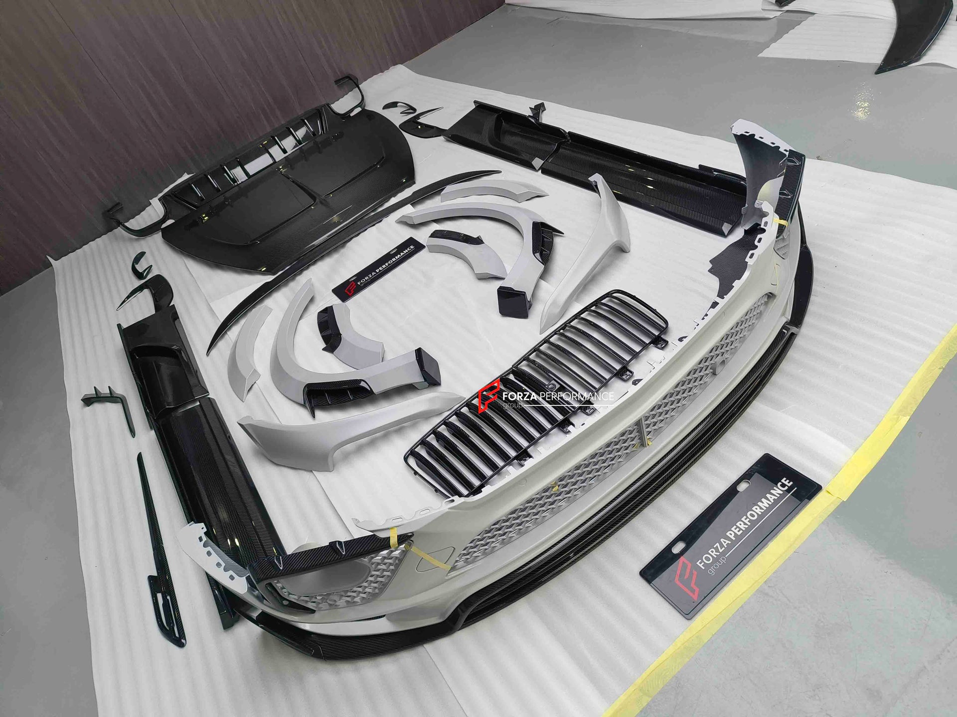 MANSORY STYLE WIDE BODY KIT FOR BENTLEY BENTAYGA W12 2020+