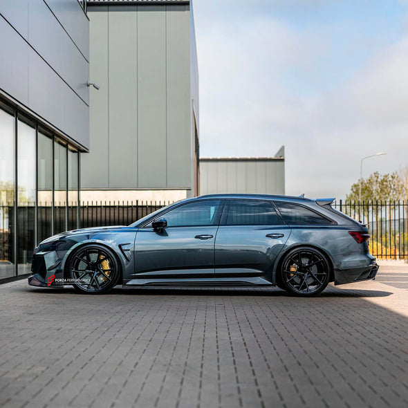 DRY CARBON BODY KIT WITH EXHAUST SYSTEM for AUDI RS6 C8

Set includes:

Front Lip
Front Bumper

Hood / Bonnet
Side Skirts
Roof Spoiler
Rear Diffuser
Exhaust System


Material: Dry Carbon Fiber

NOTE: Professional installation is required