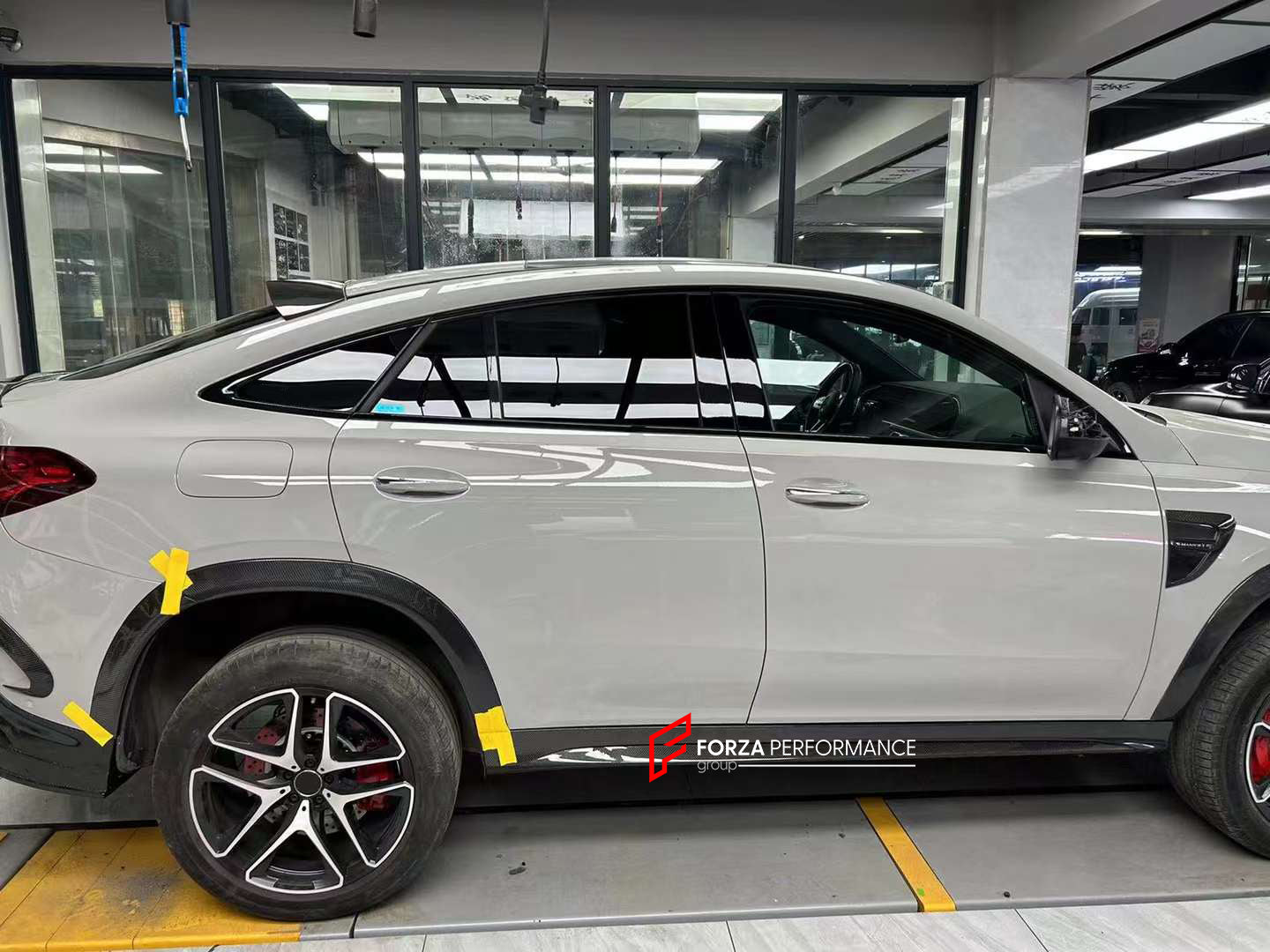 CARBON BODY KIT FOR MERCEDES BENZ GLE COUPE C167

Set includes:

Front lip
Front Canards

Rear Roof Spoiler

Rear Bumper with exhaust tips
Rear Side Canards
Side Fenders
Side Skirts

MATERIAL: Carbon

Payment ►
Visa

Mastercard

PayPal with a credit card (add 4.4% at checkout)
Payoneer
Cryptocurrency
Shipment ►
By express DHL/UPS/TNT/FedEx
To the local international airport
Special line by air
Special line by the sea
To Europe and the UK by train

Please let us know which shipping option you prefer.