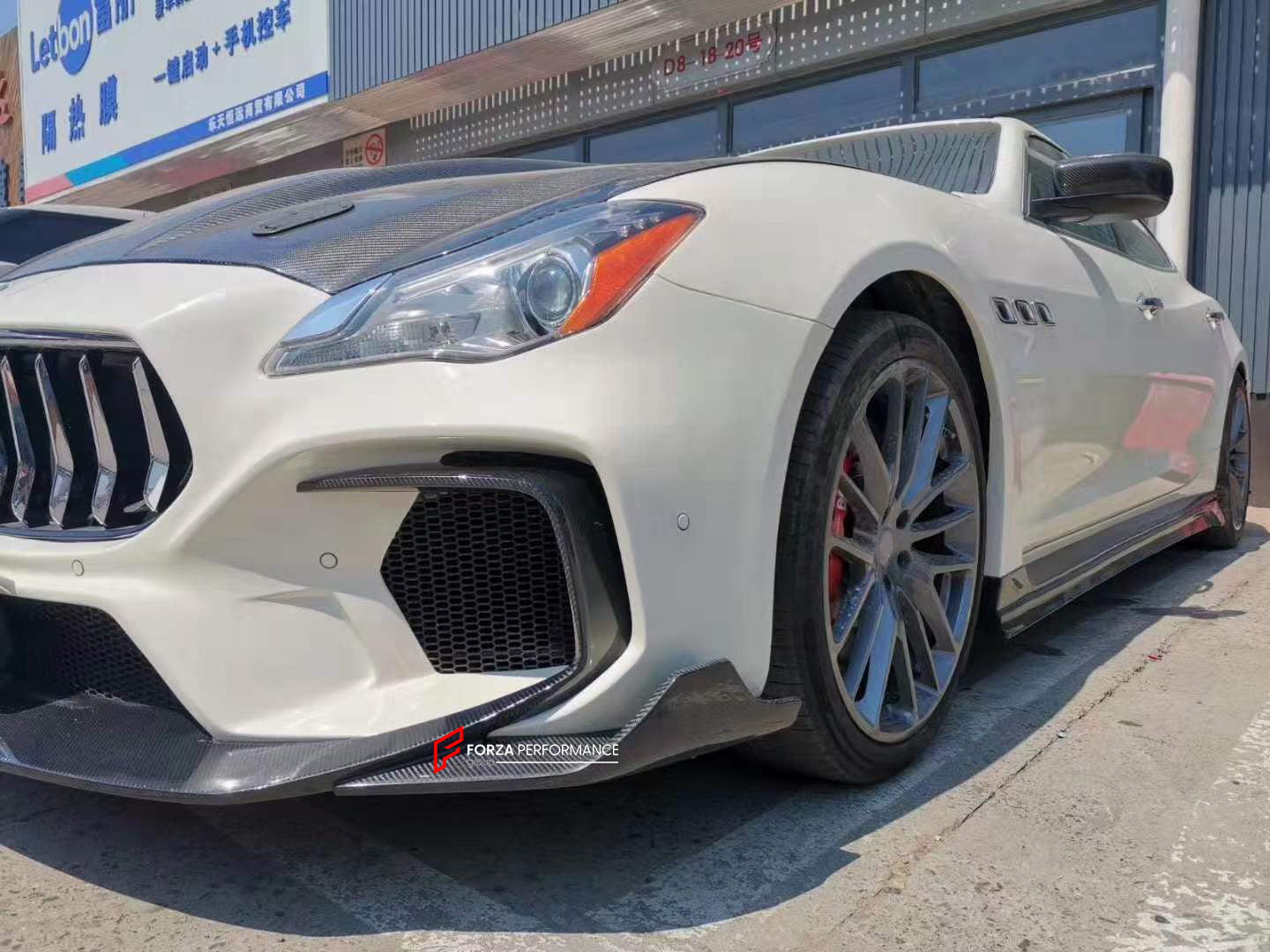 CARBON BODY KIT FOR MASERATI QUATTROPORTE 2013+  Set includes:  Front Bumper Hood Bonnet Side Fenders Side skirts Rear Bumper Spoiler Material: Carbon + Fiberglass
