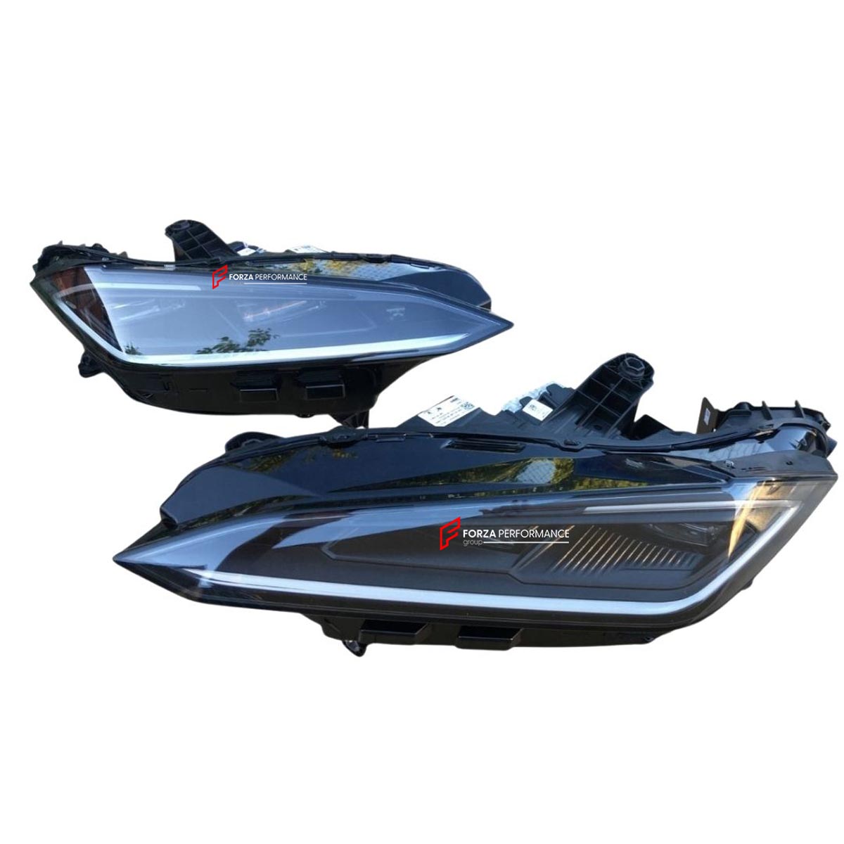 MATRIX LED HEADLIGHTS for LAMBORGHINI URUS SE LHD 2024+ Forza Performance Custom fit 4ML941035
Set includes:

Left Headlight
Right Headlight
OEM Part Number: 4ML941035
Material: LED

NOTE: For left-hand-drive (LHD) vehicles only. Professional installation is required.