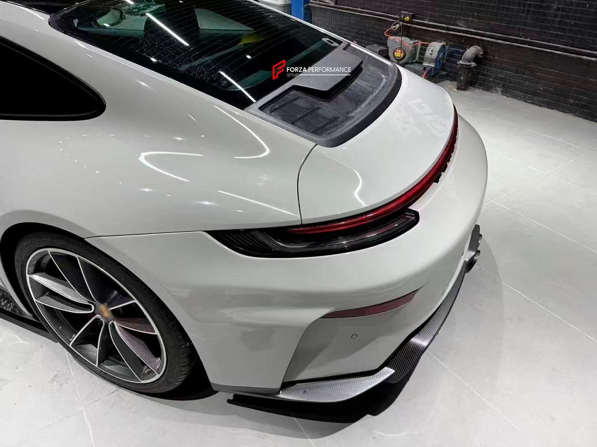 MATTE DRY CARBON REAR DECK LID ENGINE COVER AIR VENT for PORSCHE 911 992.1 CARRERA S 2019 - 2025 FORZA PERFORMANCE Custom Fit
Set includes:

Rear Deck Lid Engine Cover Air Vent
Material: Matte Dry Carbon

NOTE: Professional installation is required.