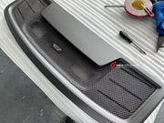 MATTE DRY CARBON REAR DECK LID ENGINE COVER AIR VENT for PORSCHE 911 992.1 CARRERA S 2019 - 2025 FORZA PERFORMANCE Custom Fit
Set includes:

Rear Deck Lid Engine Cover Air Vent
Material: Matte Dry Carbon

NOTE: Professional installation is required.
