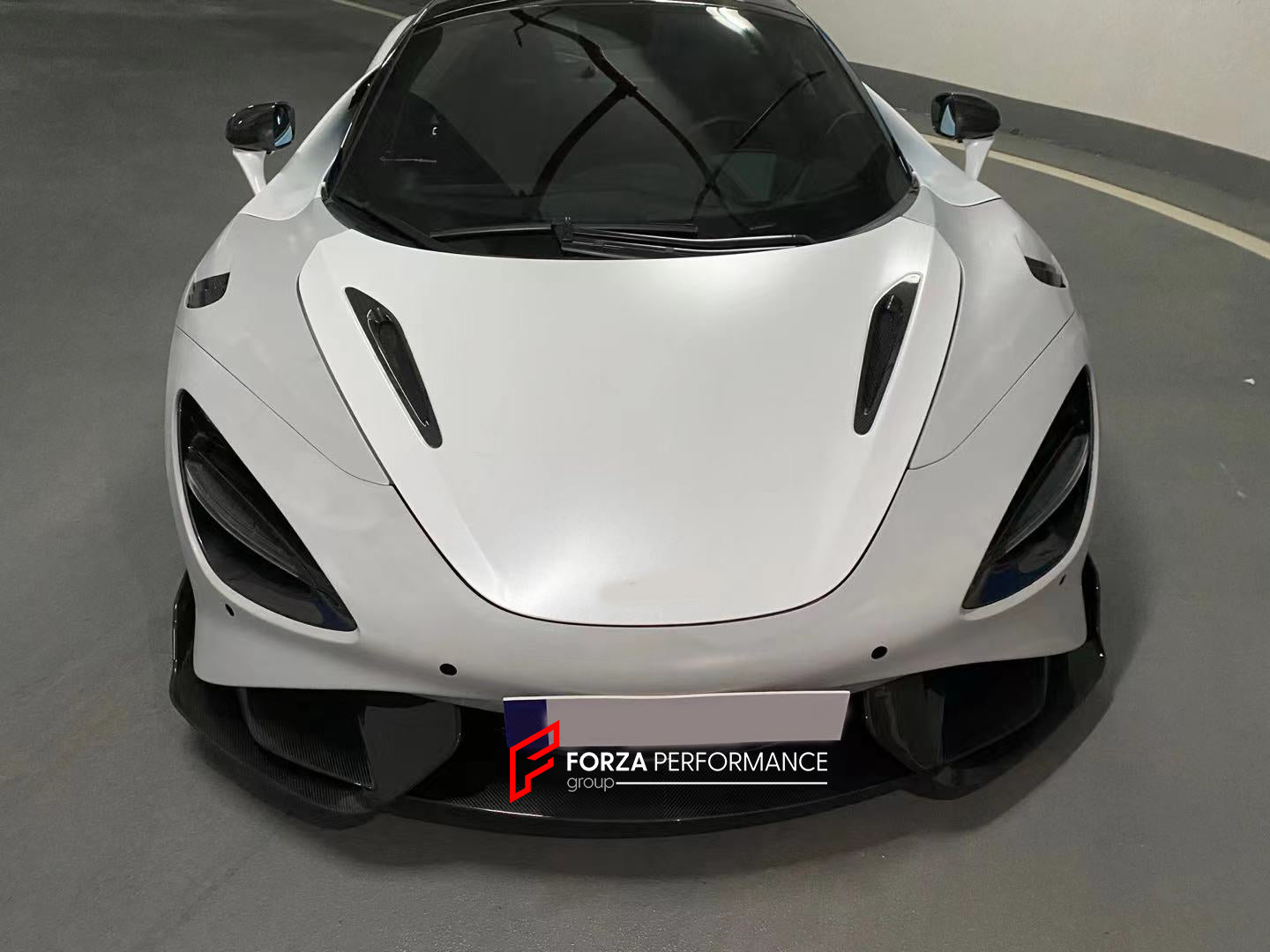 Conversion body kit for McLaren 720S upgrade to 765LT