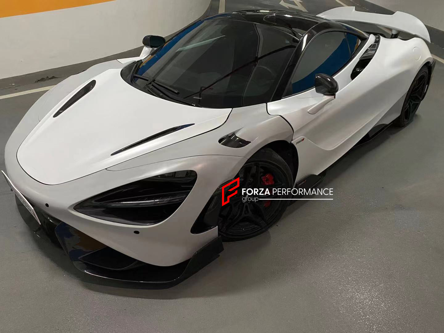 Conversion body kit for McLaren 720S upgrade to 765LT