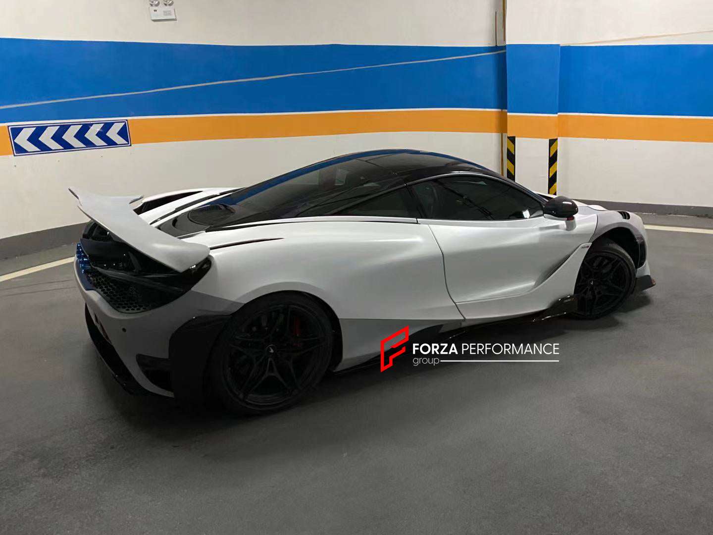 Conversion body kit for McLaren 720S upgrade to 765LT