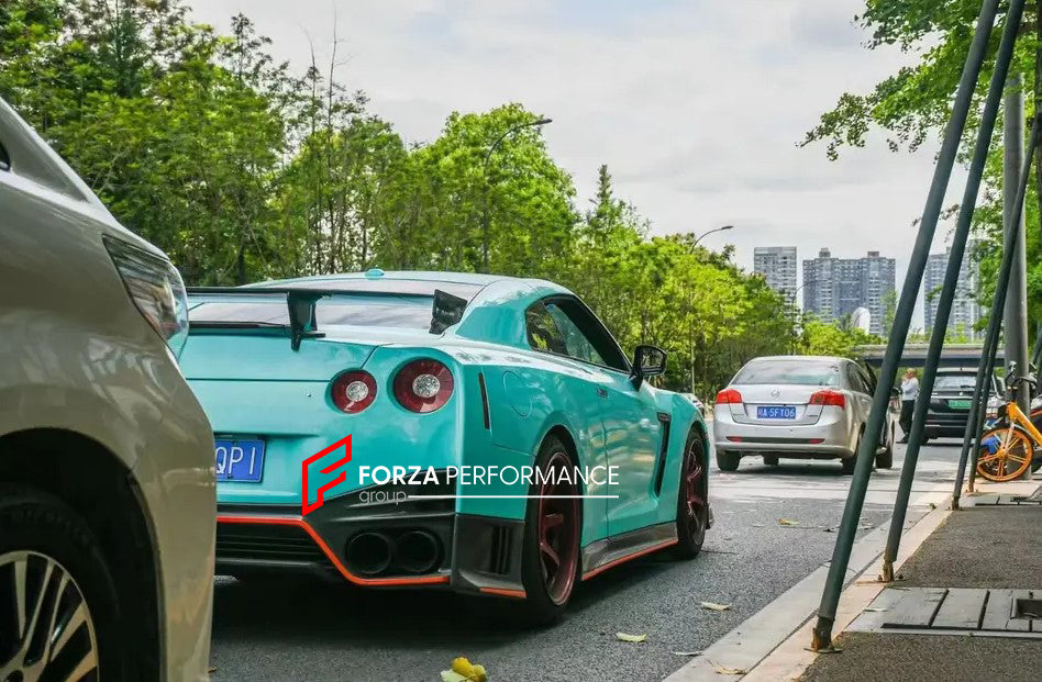 CONVERSION BODY KIT for NISSAN GT-R R35 2007 - 2016 UPGRADE to NISMO FACELIFT

Set includes:

Front Bumper
Front Fenders

Front Grille
Hood
Side Skirts
Rear Vents
Rear Bumper
Rear Spoiler

Material: Carbon Fiber + Plastic

NOTE: Professional installation is required