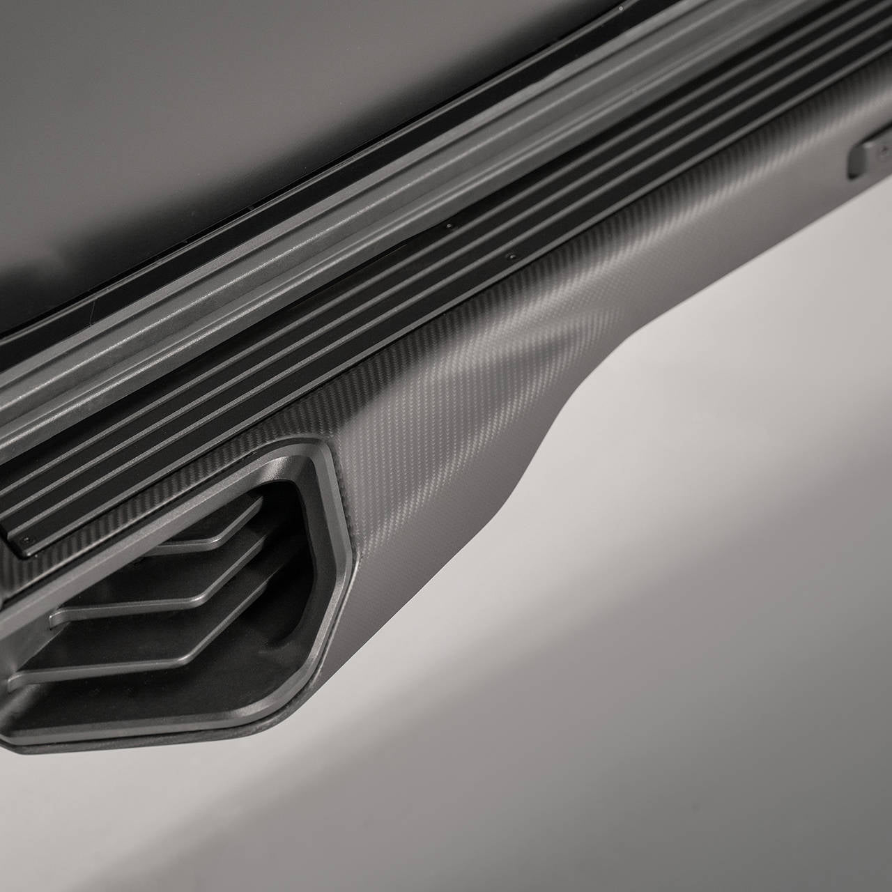 NORLUND ELECTRIC SIDE STEP WITH EXHAUST SYSTEM for MERCEDES-BENZ G-CLASS G63 G500 W463 2018+

Set includes:


Side Step
Exhaust System
Mounting Hardware

Material: Stainless steel

NOTE: Professional installation is required.
