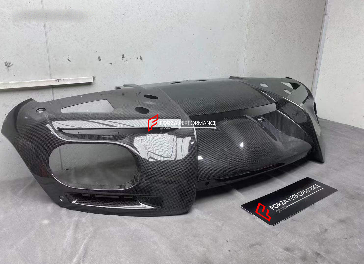 DRY CARBON OEM STYLE REAR DIFFUSER FOR FERRARI ROMA 2020+