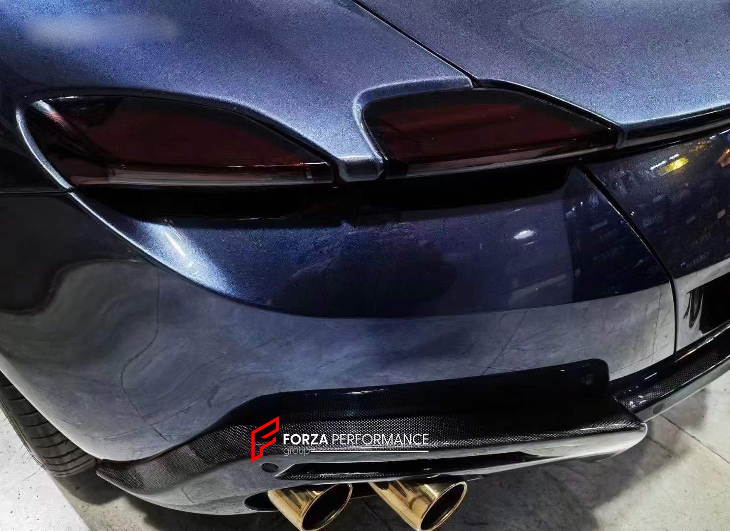 DRY CARBON OEM STYLE REAR DIFFUSER FOR FERRARI ROMA 2020+