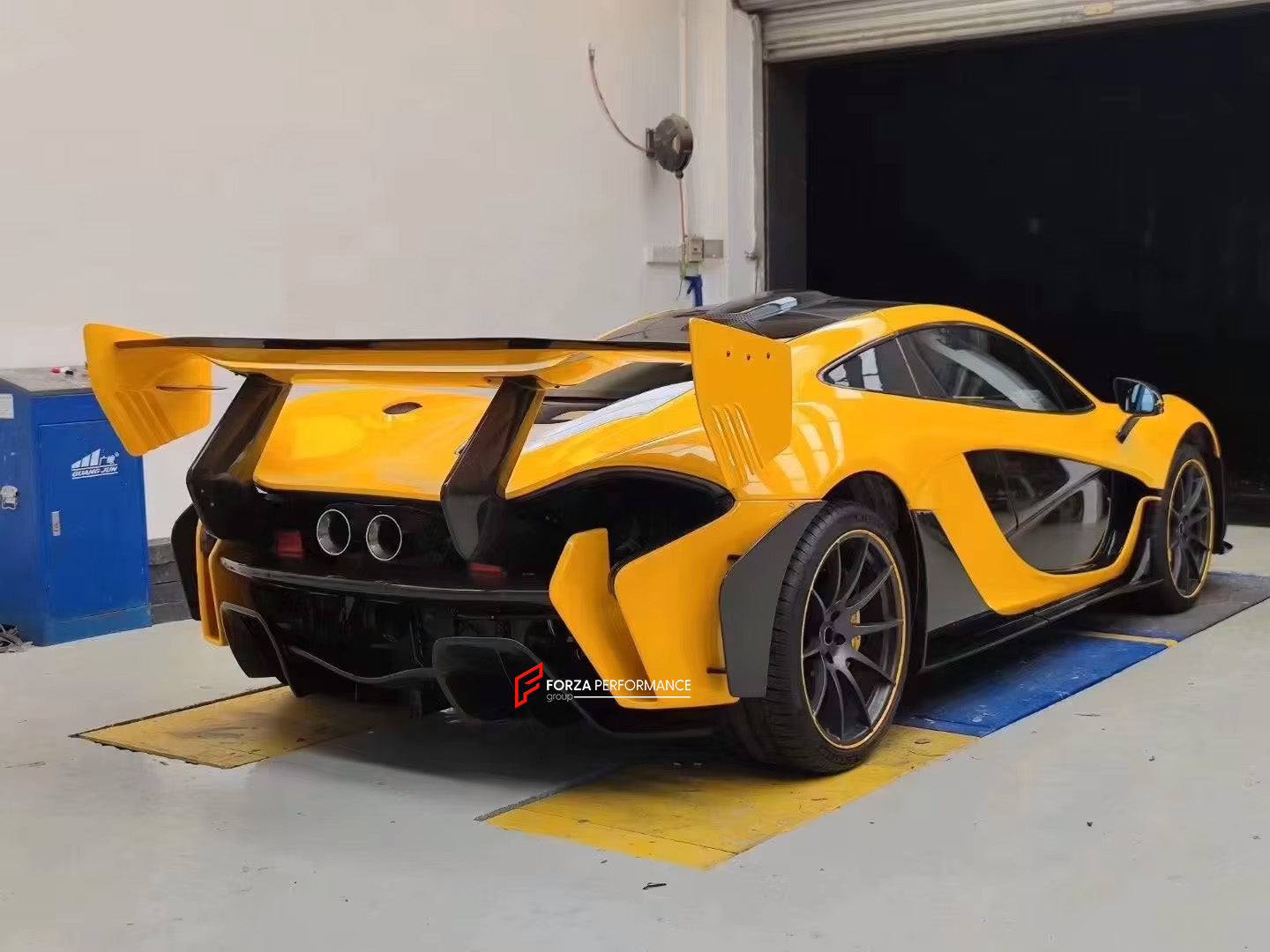 CONVERSION UPGRADE DRY CARBON BODY KIT for MCLAREN 650S 2014 - 2017 upgrade to P1

Set includes:

Front Lip
Front Bumper Body Panel
Side Skirts
Rear Quarter Body Panel
Engine Cover Panel
Rear Spoiler
Rear Bumper
Rear Diffuser
Exhaust System

Material: Dry Carbon

NOTE: Professional installation is required.
