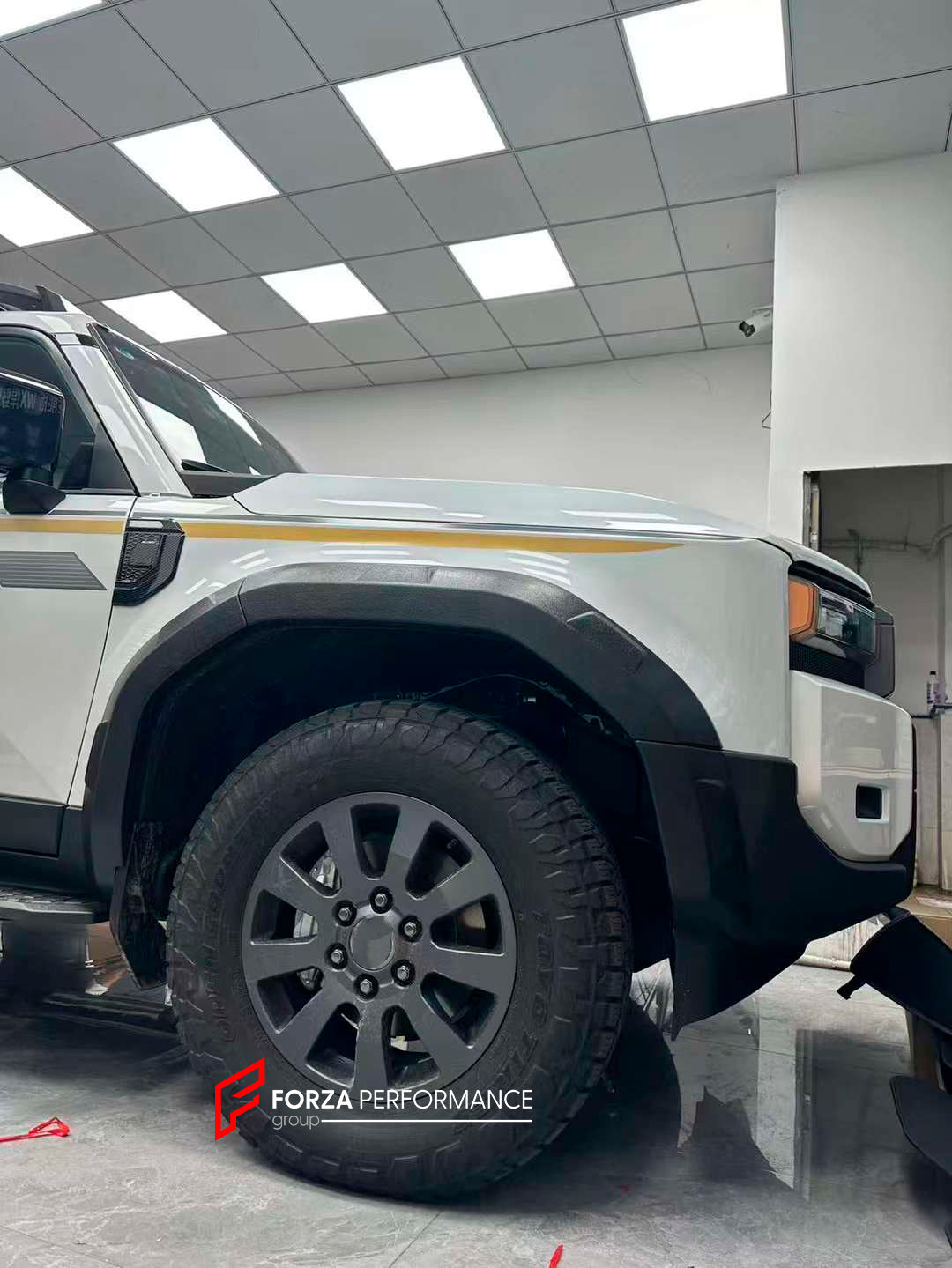 BODY KIT for TOYOTA LAND CRUISER 250 LC 250 2024

Set includes:

Front Skid Plate
Fenders Flairs
Side Trims
Rear Bumper Guard

Material: Plastic + Stainless Steel

Note: Professional installation is required.