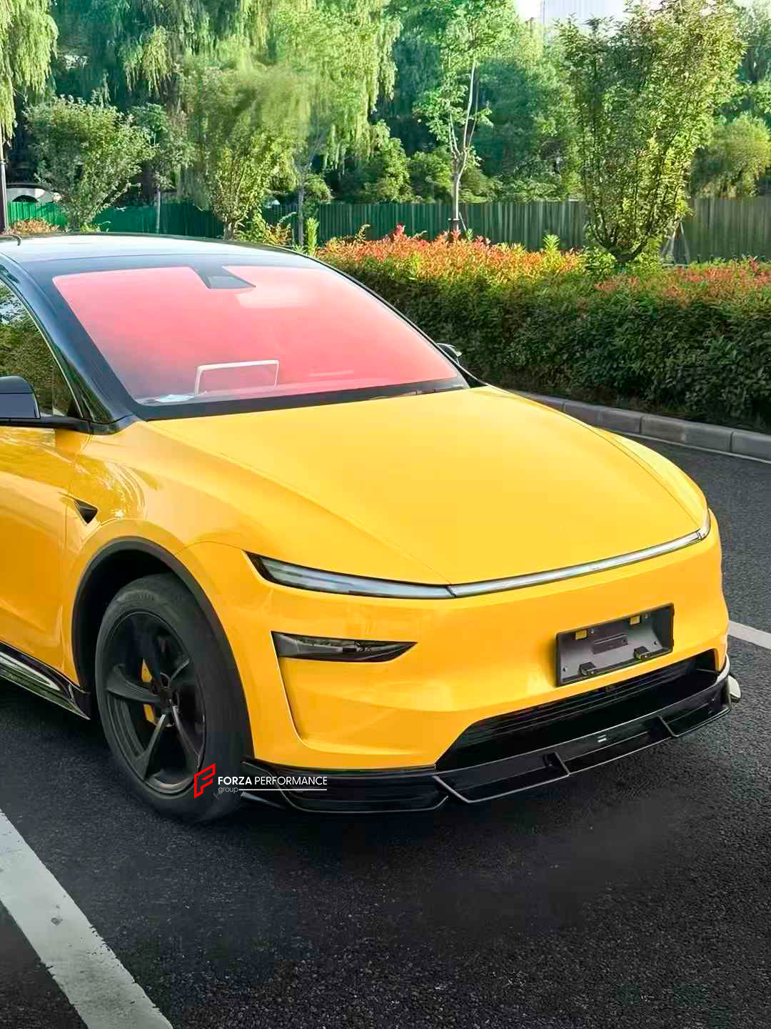 PLASTIC BODY KIT for TESLA MODEL Y JUNIPER 2025+
Set includes:
Front Lip
Side Skirts
Rear Diffuser
Material: Plastic
Note: Professional installation is required