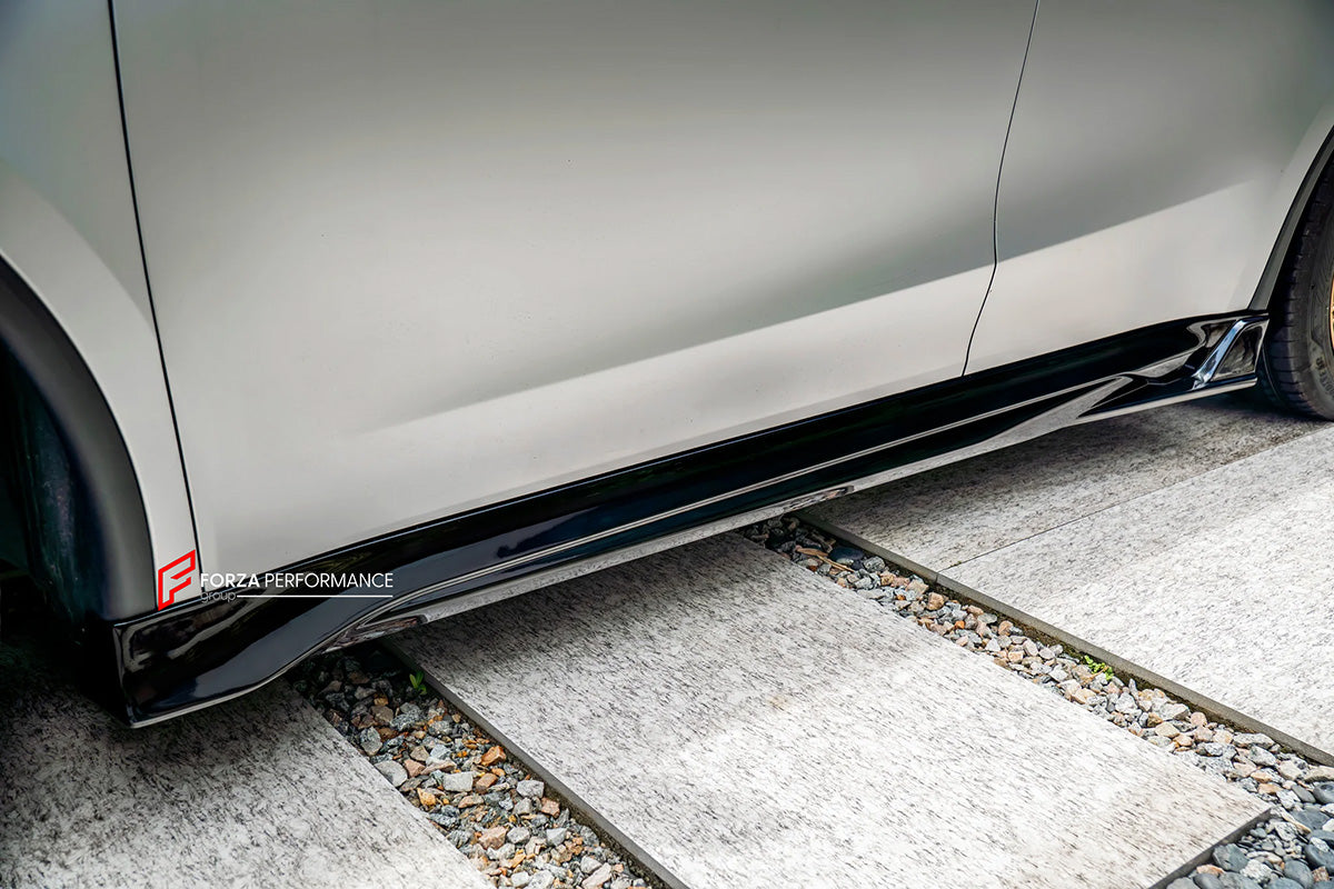 PLASTIC SIDE SKIRTS for TESLA MODEL Y JUNIPER 2025+

Set includes:

Side Skirts

Material: Plastic

Note: Professional installation is required