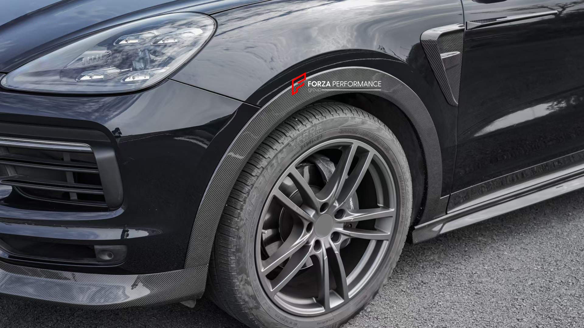 DRY CARBON BODY KIT FOR PORSCHE CAYENNE 9Y 2018-2023