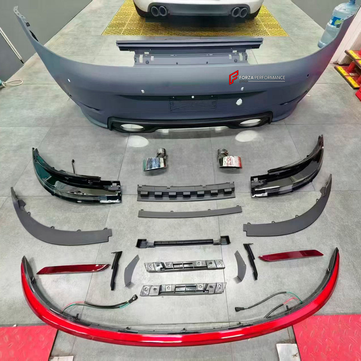 Rear Bumper for Porsche 911 Carrera 2019+
Set includes:

Rear Bumper
Material: Plastic

NOTE: Professional installation is required.