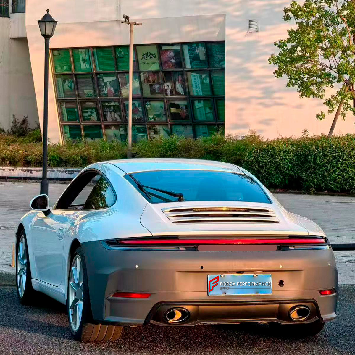 Rear Bumper for Porsche 911 Carrera 2019+
Set includes:

Rear Bumper
Material: Plastic

NOTE: Professional installation is required.